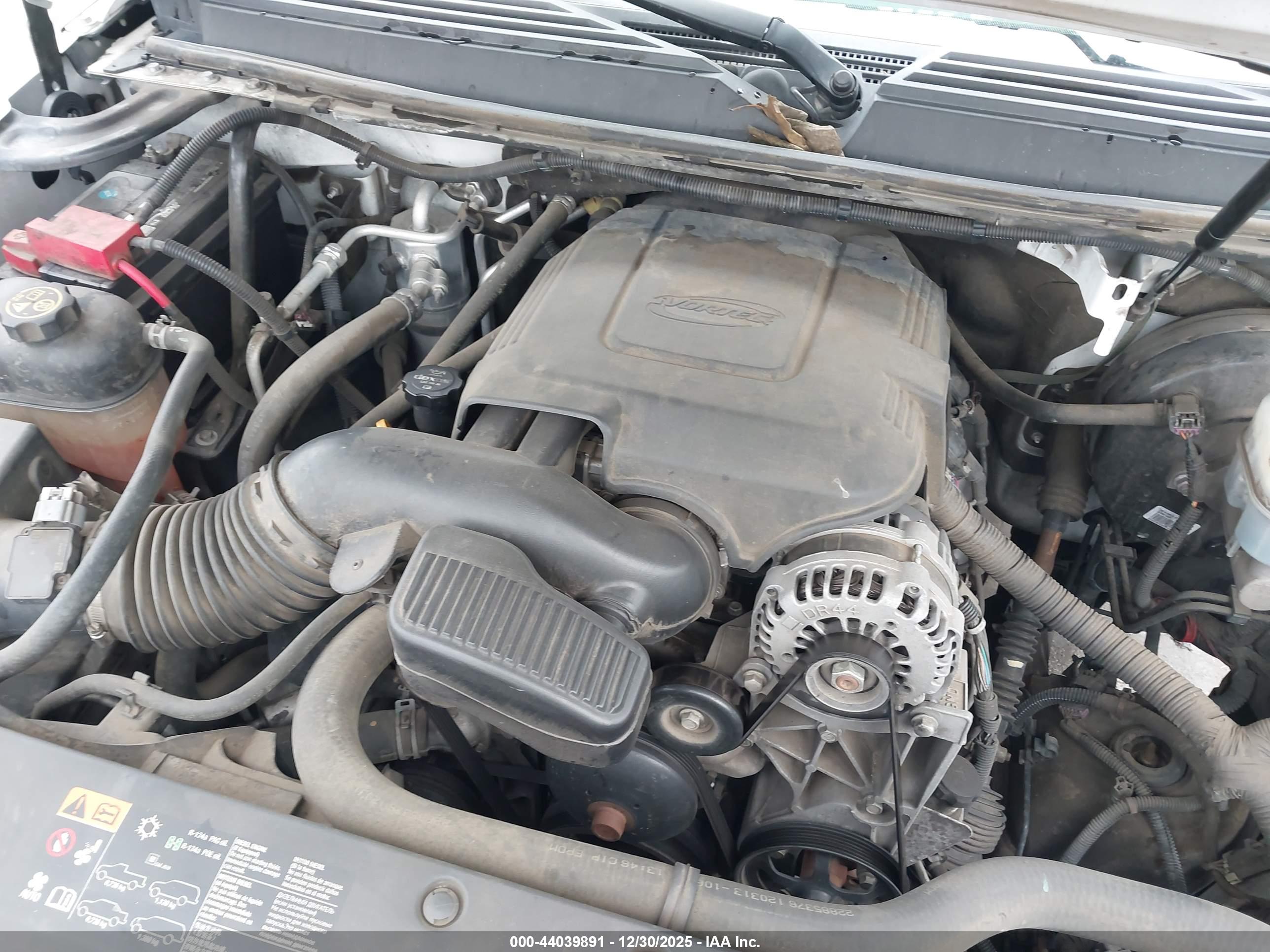 CHEVROLET SUBURBAN image 10