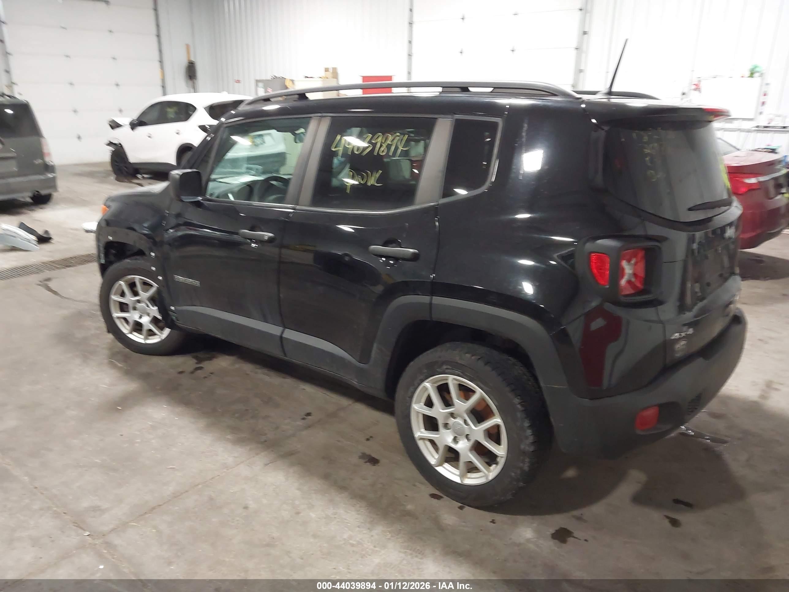 JEEP RENEGADE image 3