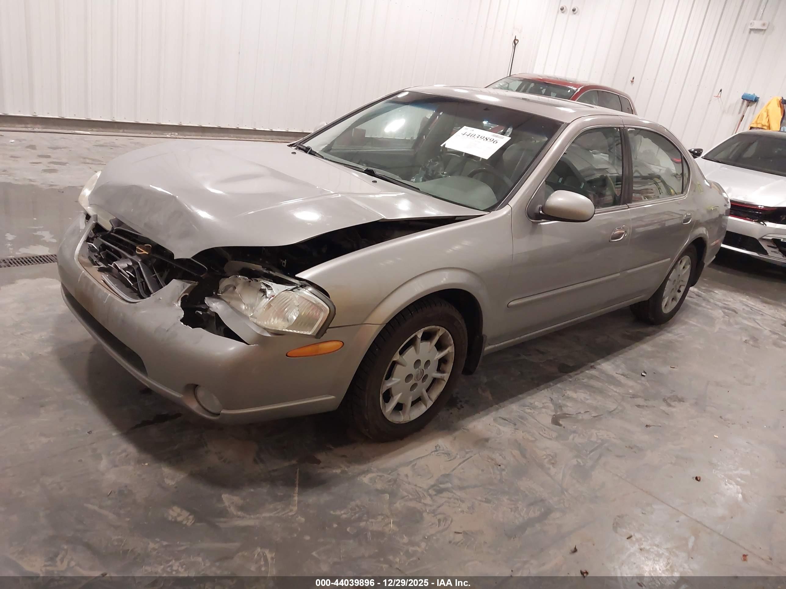 NISSAN MAXIMA image 2