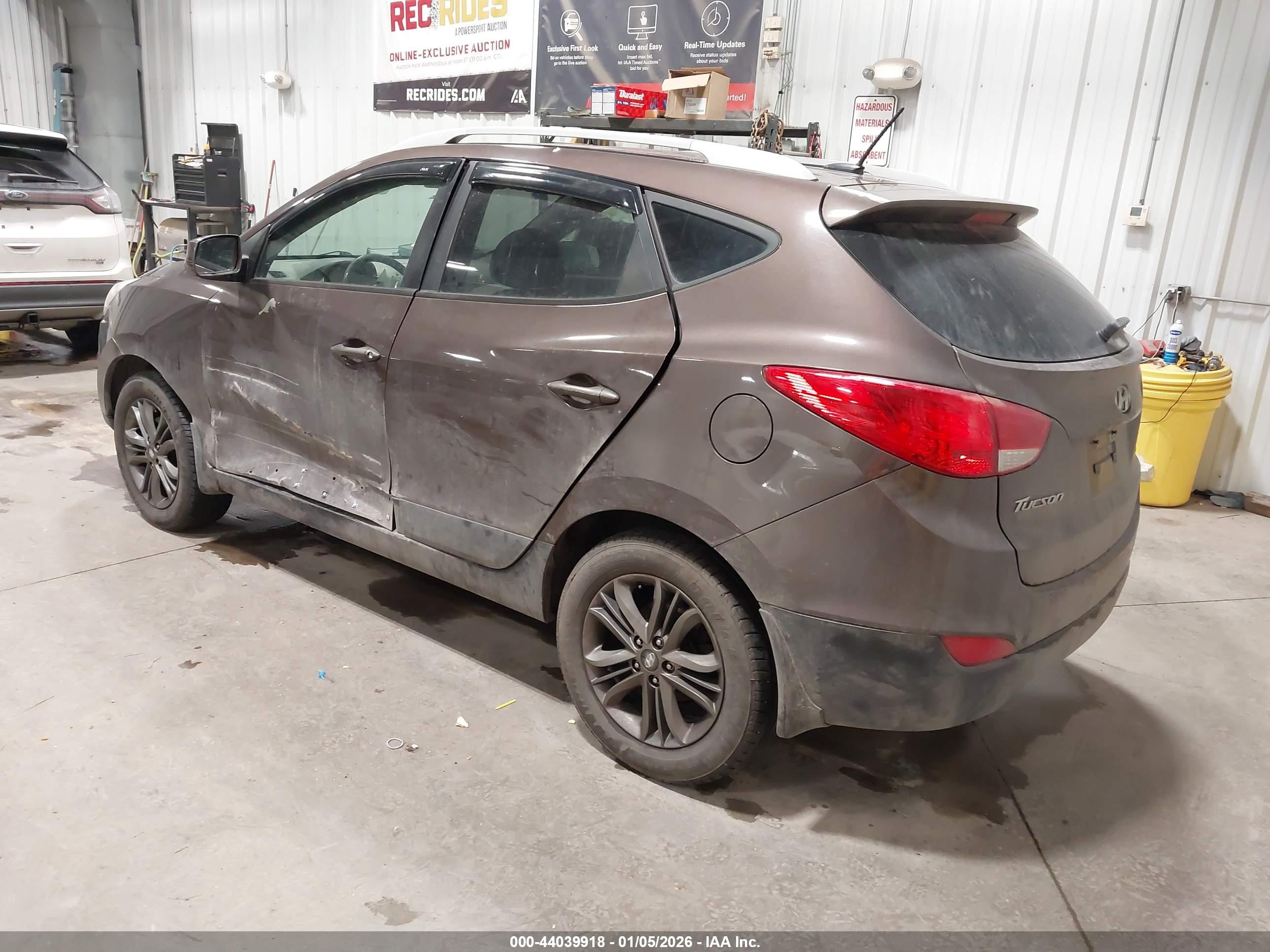 HYUNDAI TUCSON image 3
