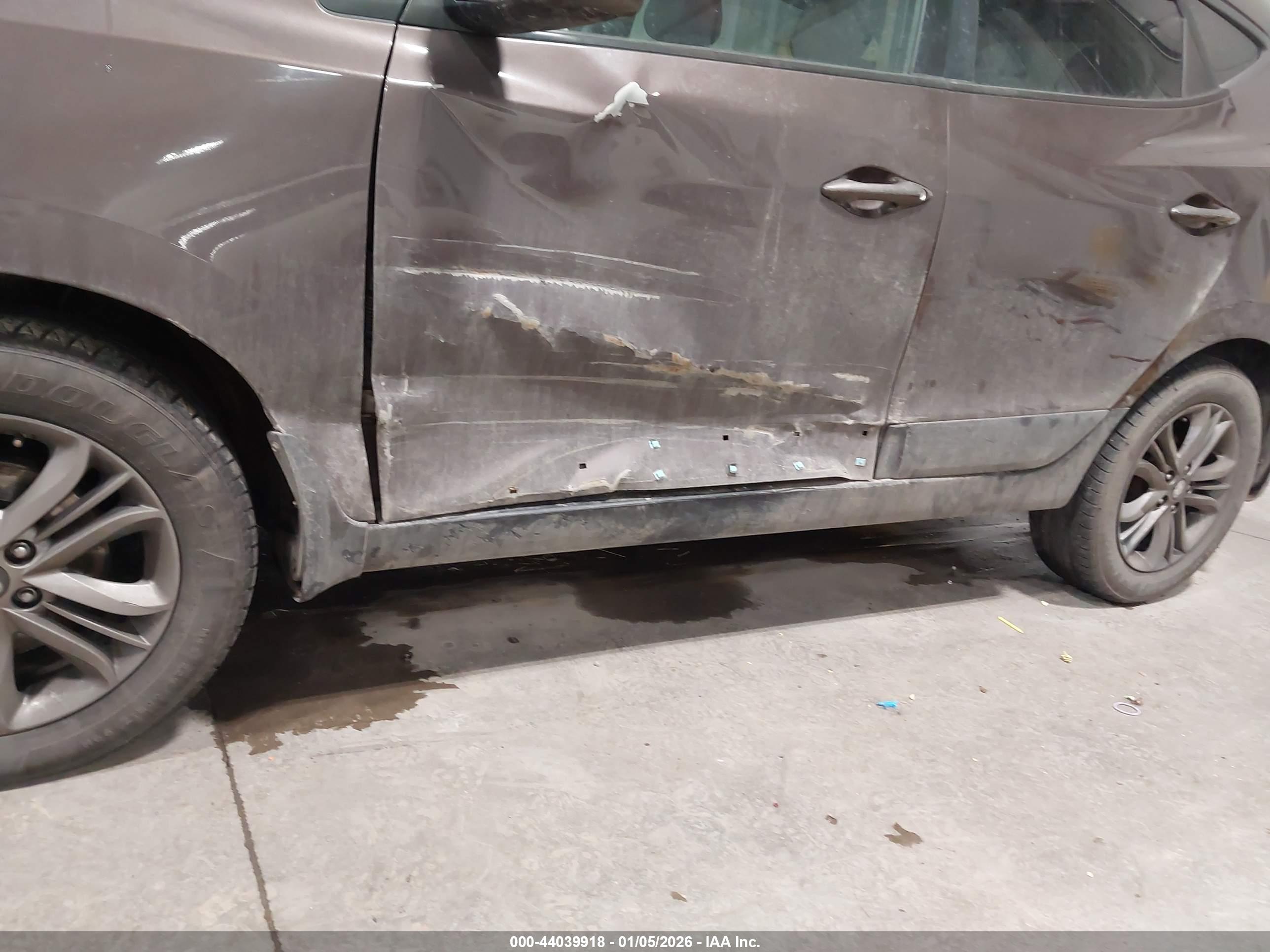HYUNDAI TUCSON image 6