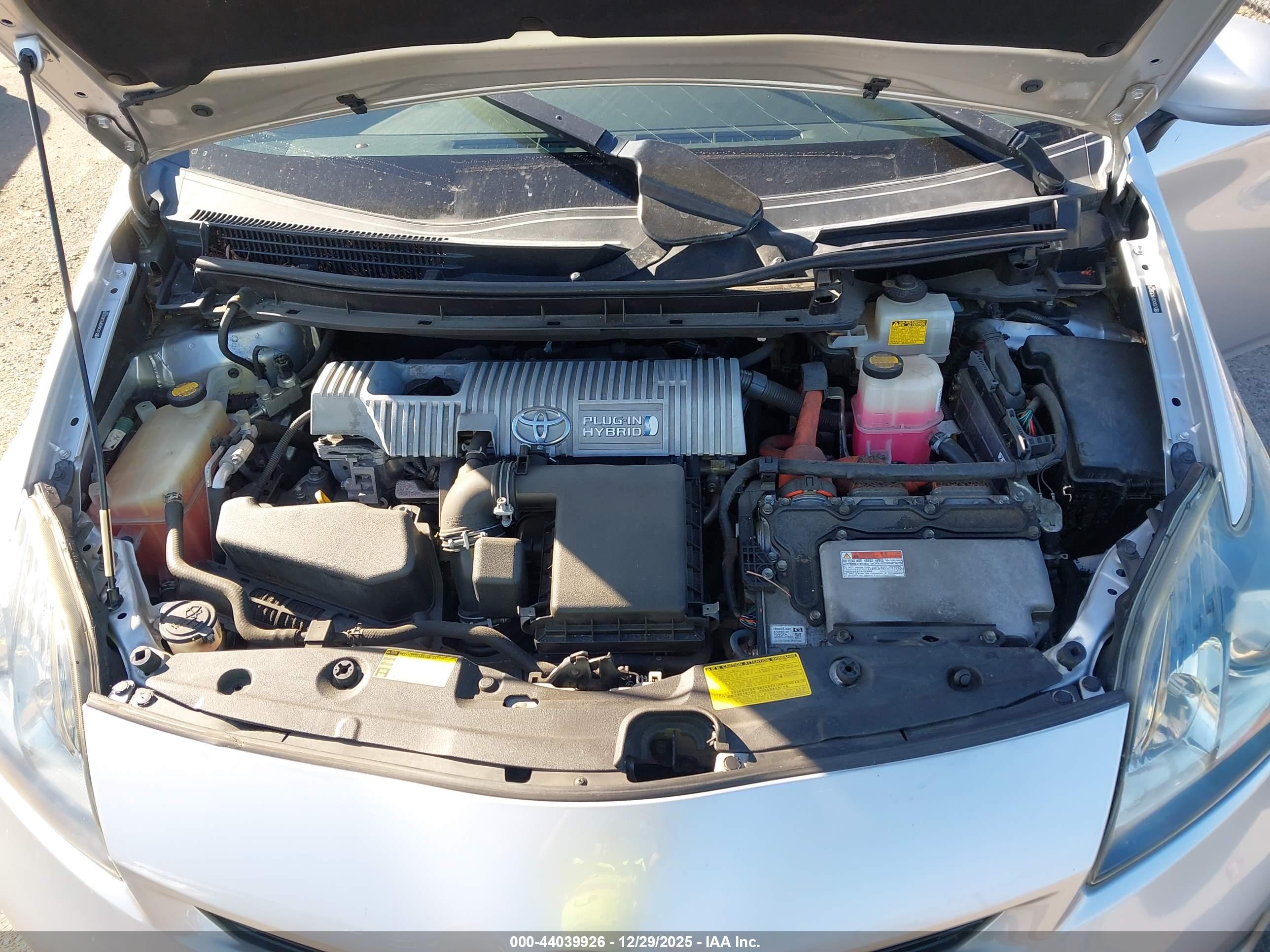 TOYOTA PRIUS image 10