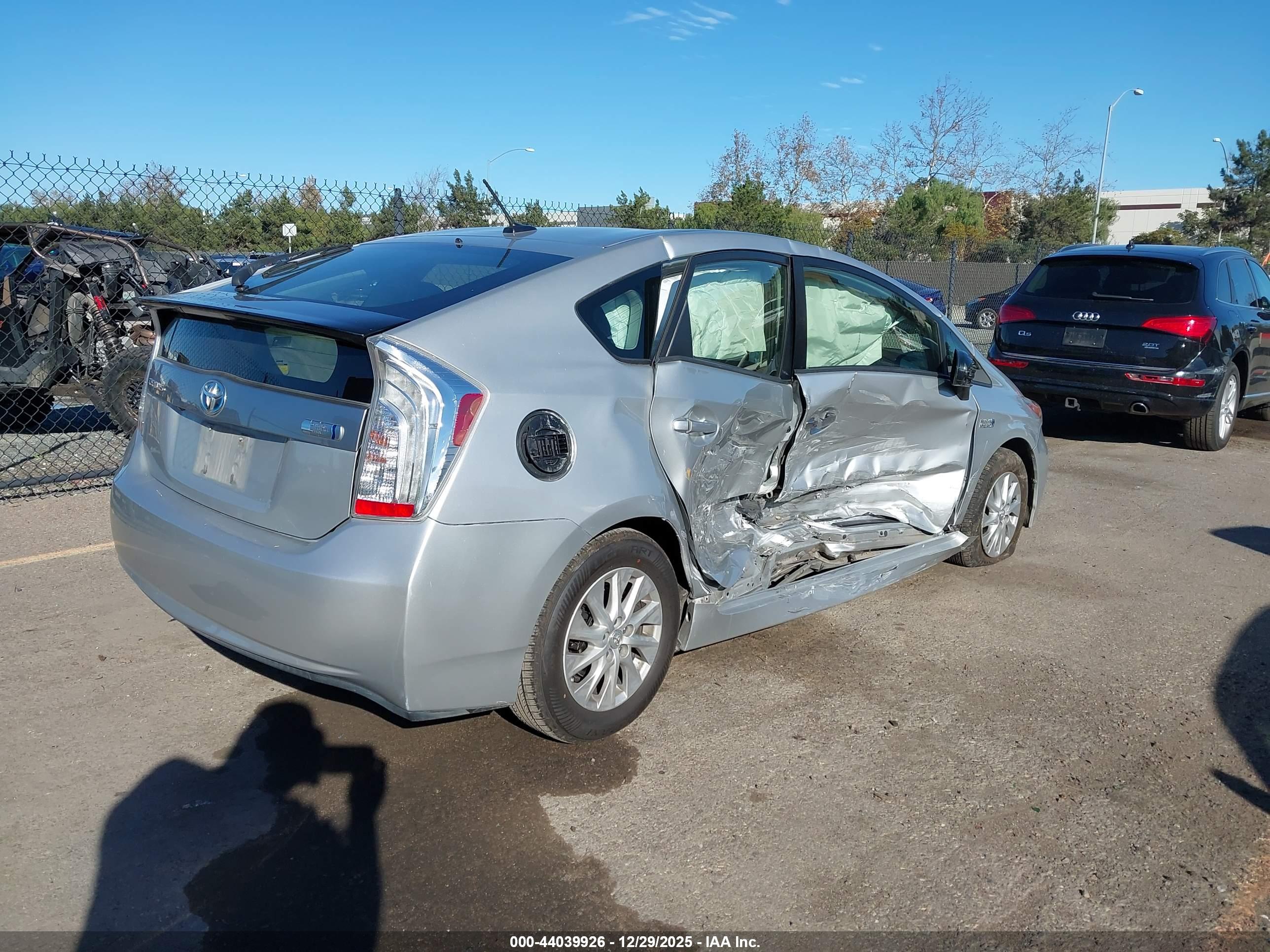 TOYOTA PRIUS image 4