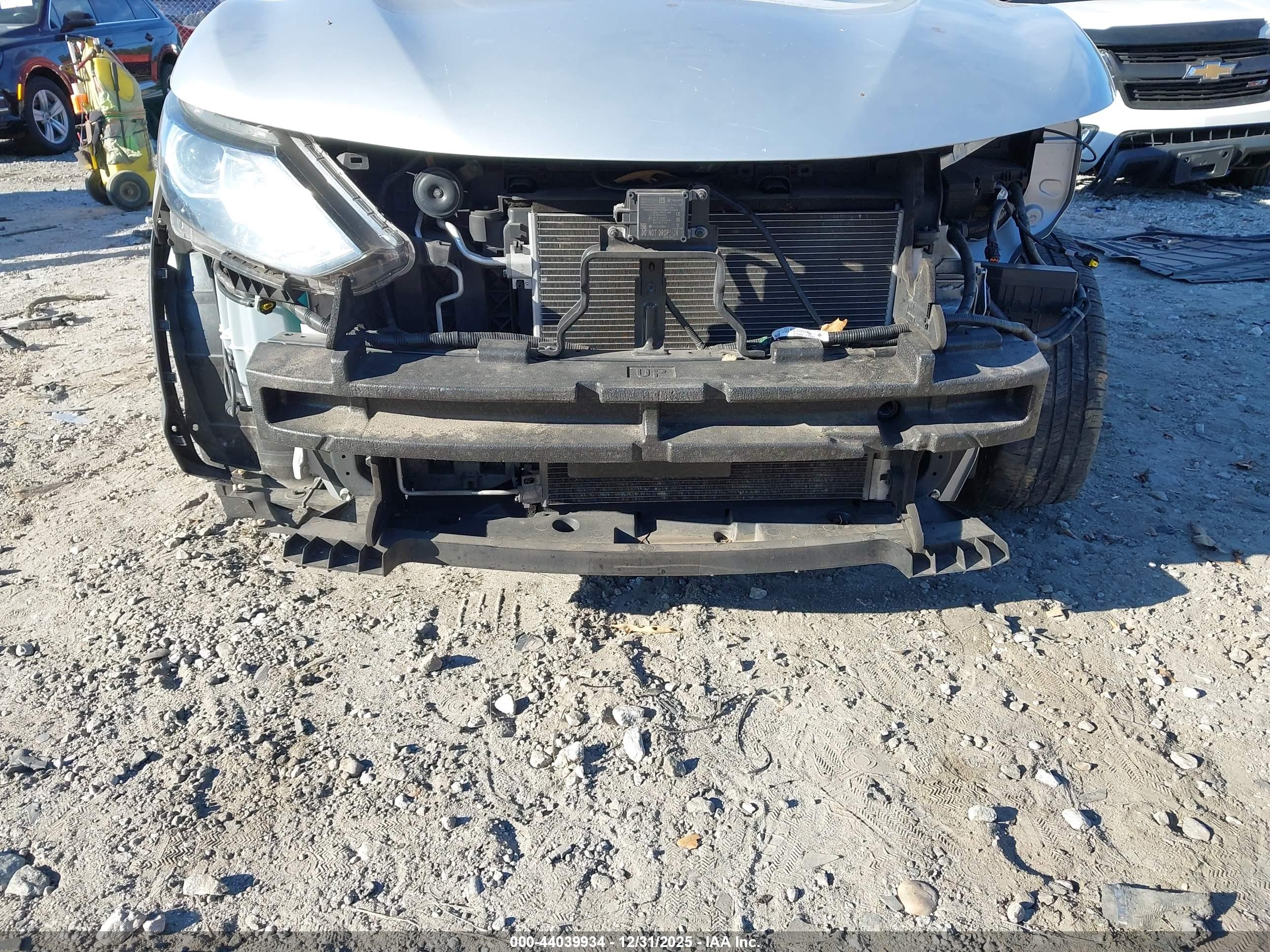NISSAN ROGUE image 6