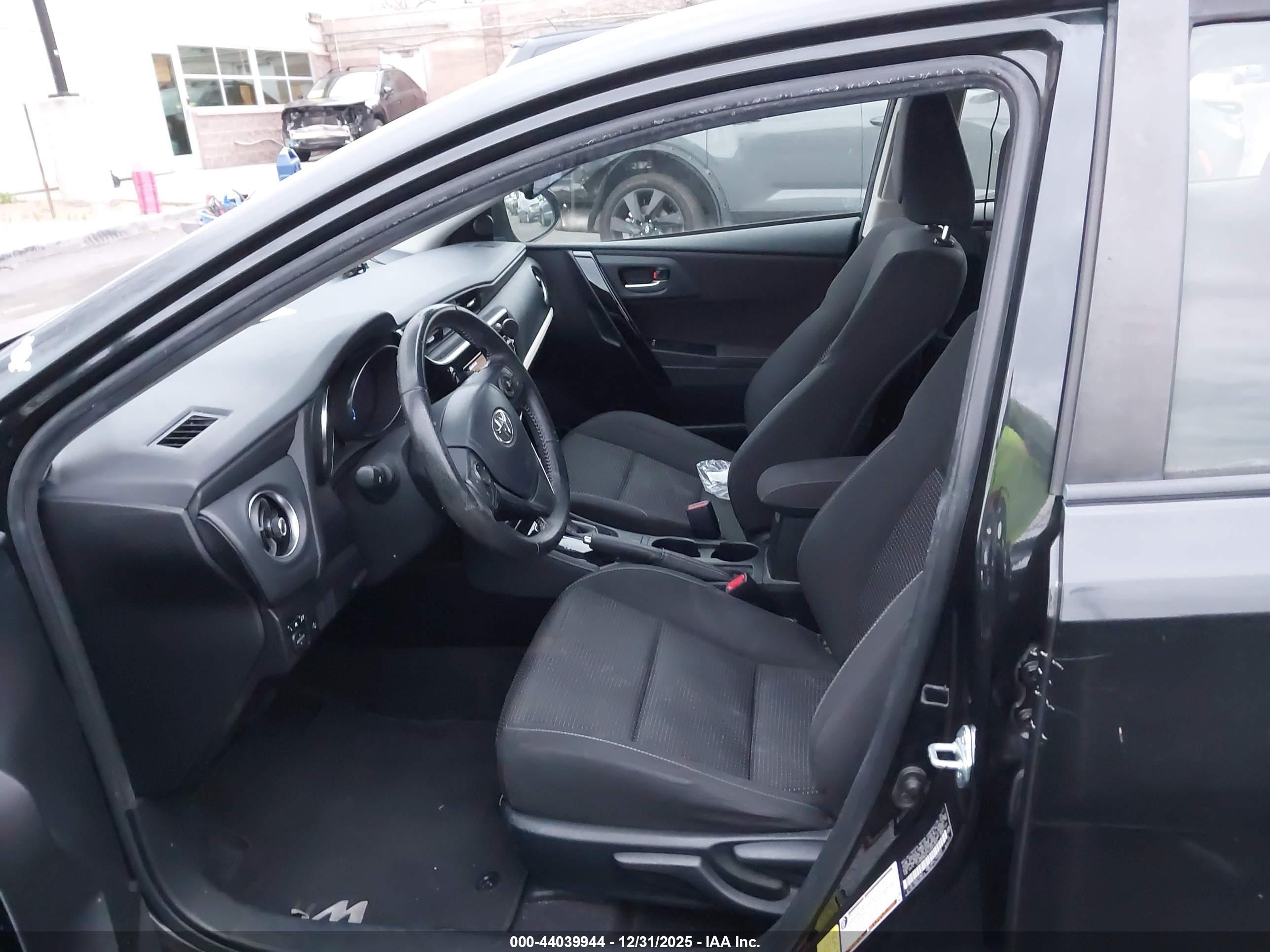 TOYOTA COROLLA image 5