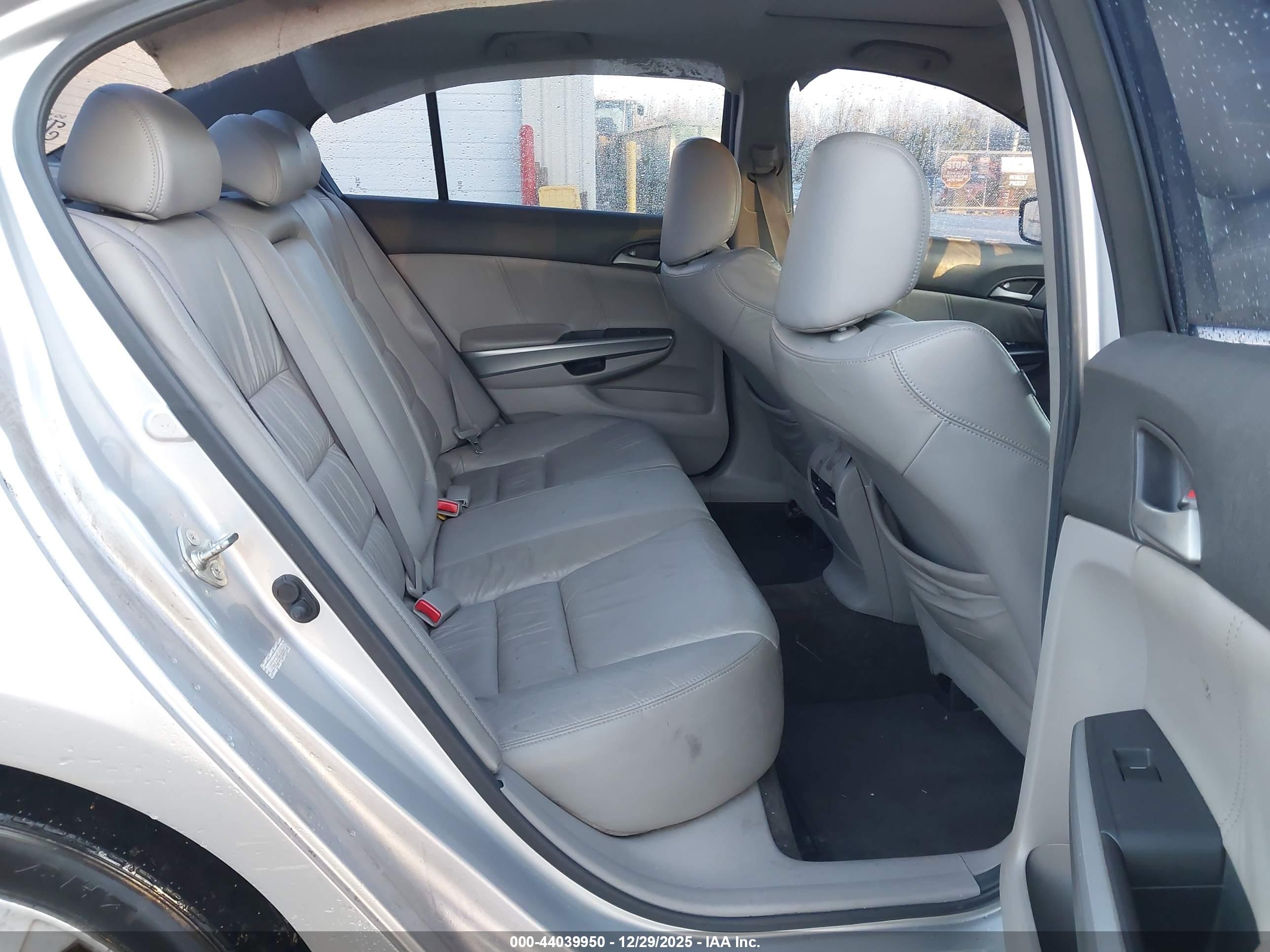 HONDA ACCORD image 8