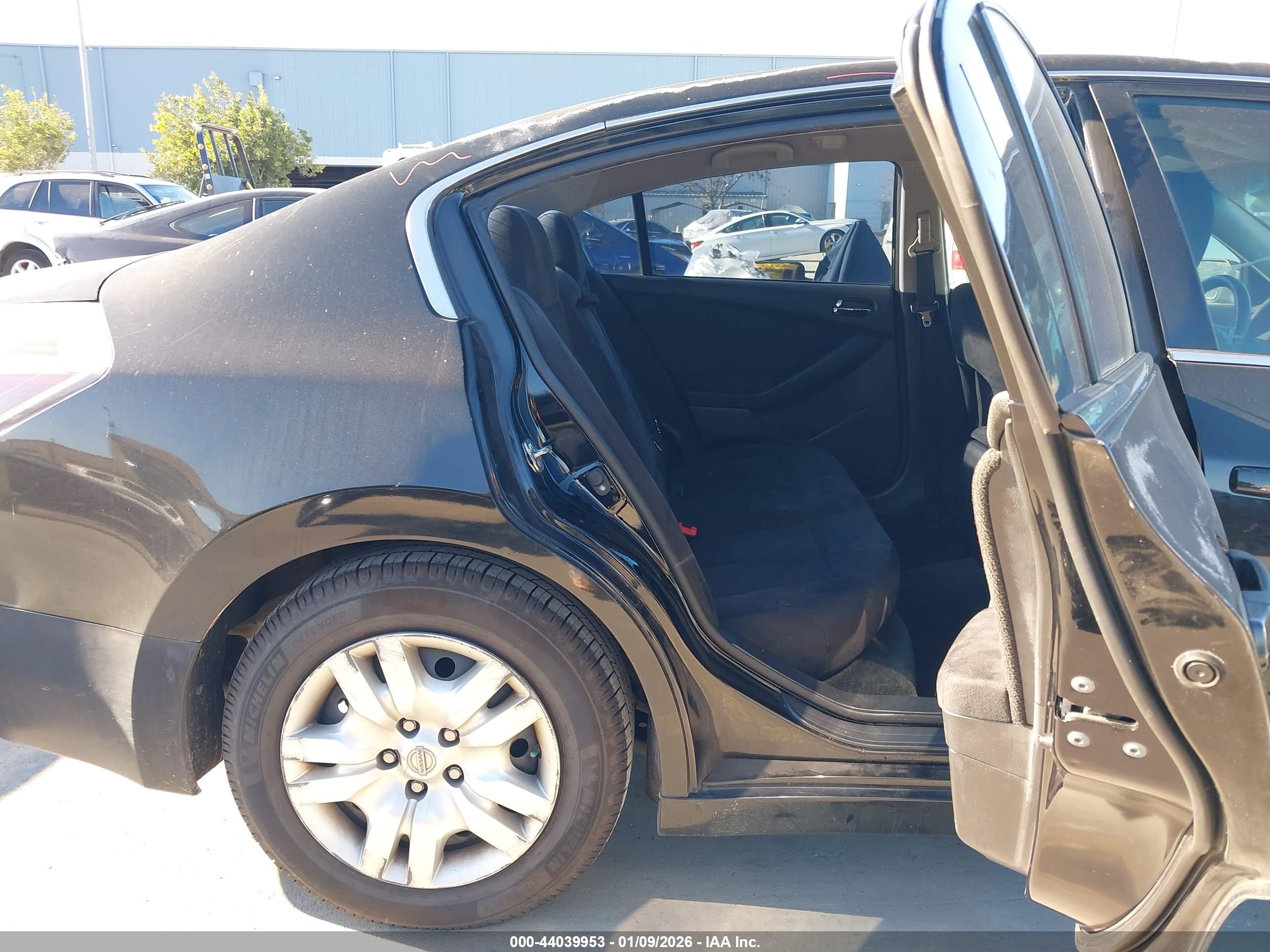 NISSAN ALTIMA image 8