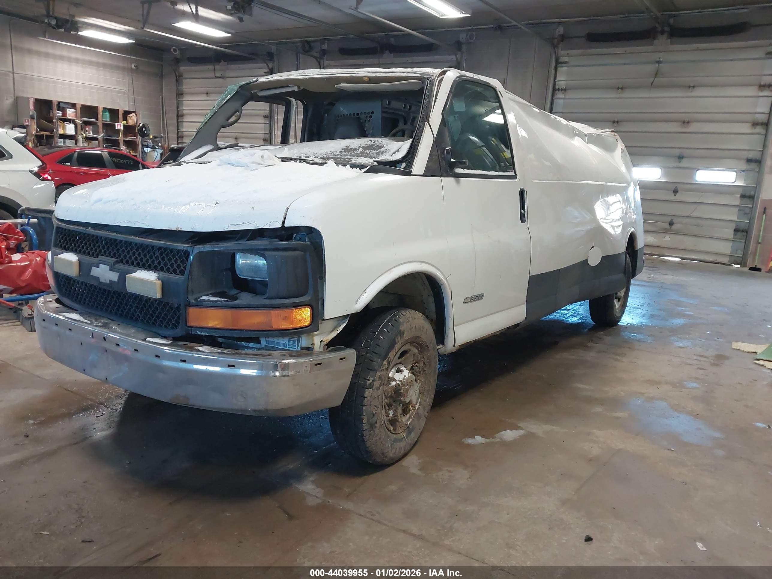 CHEVROLET EXPRESS image 2