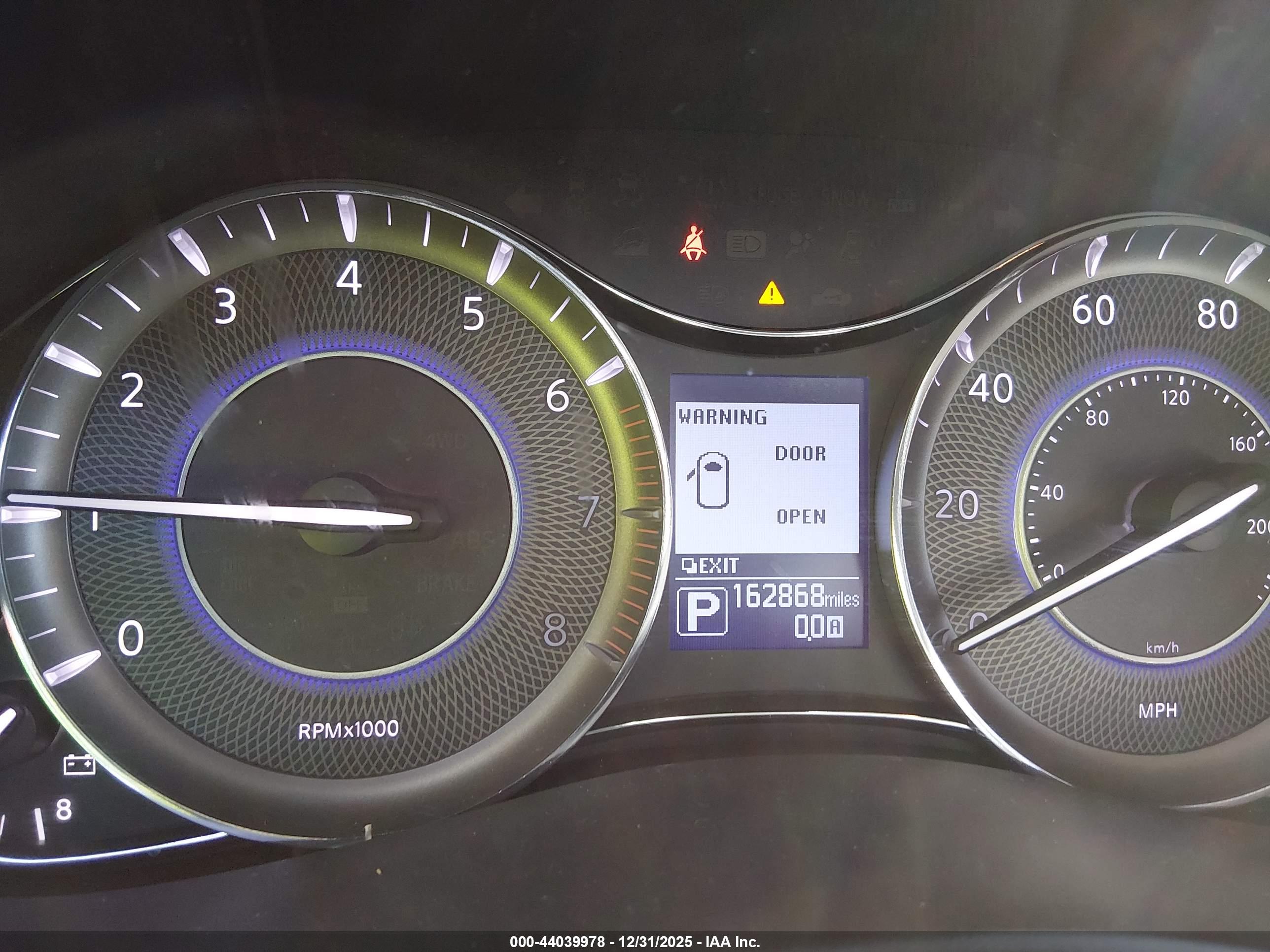 INFINITI QX80 image 7