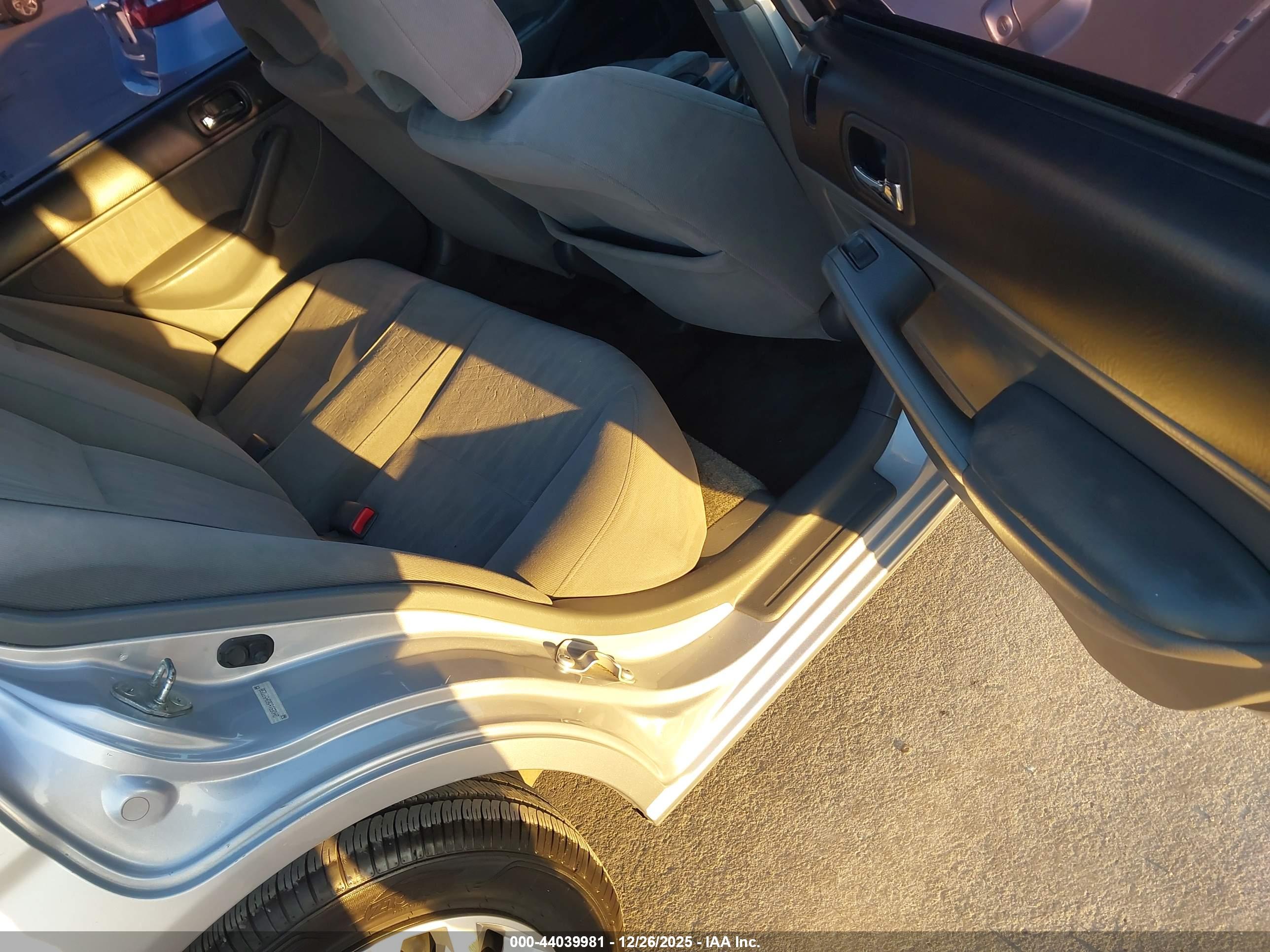 HONDA CIVIC image 8