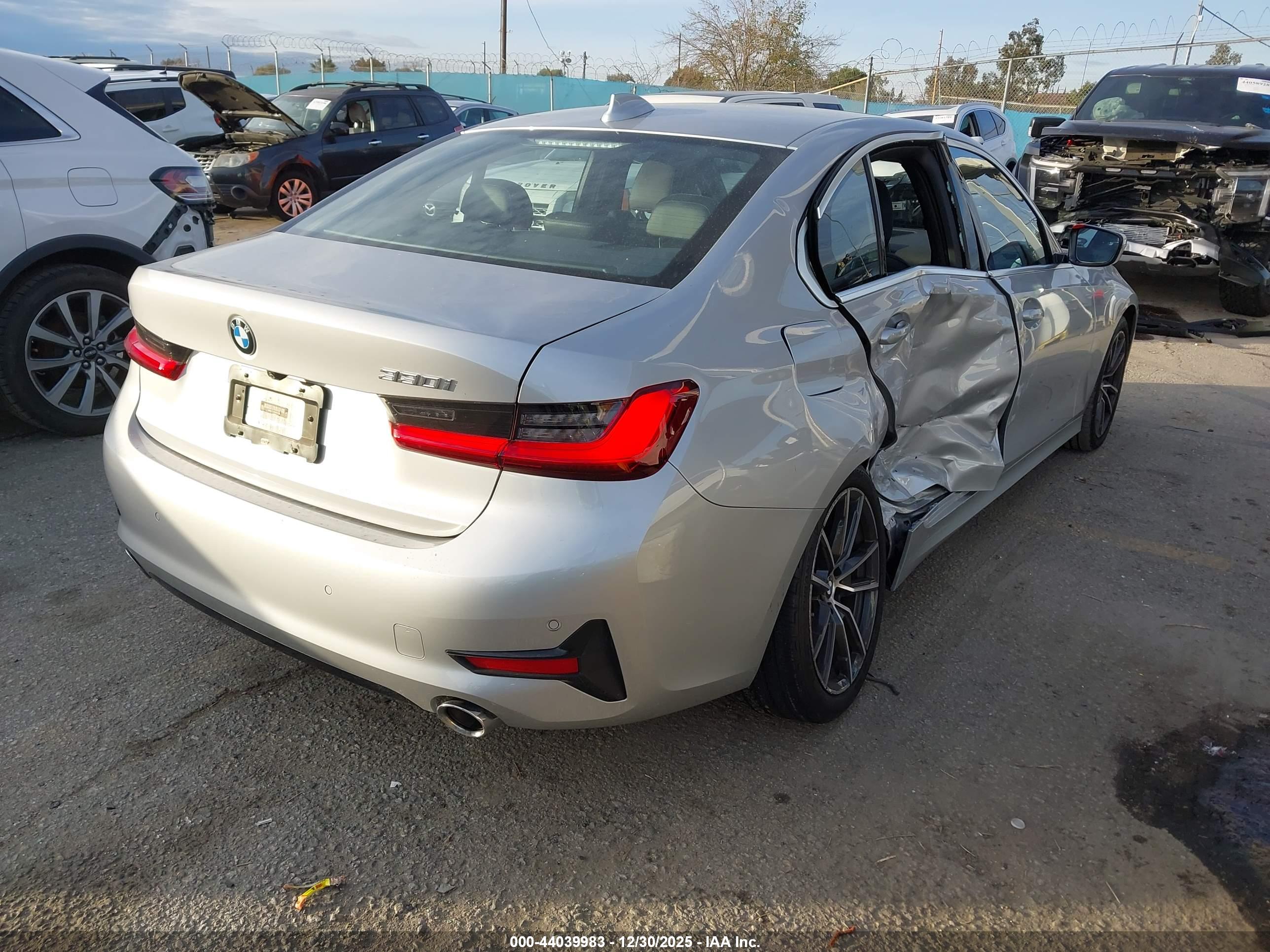 BMW 330I image 4