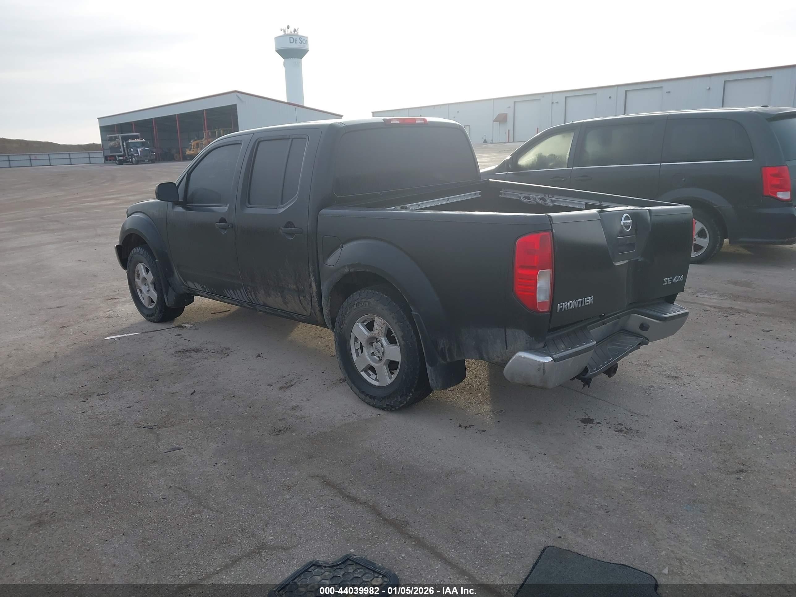 NISSAN FRONTIER image 3
