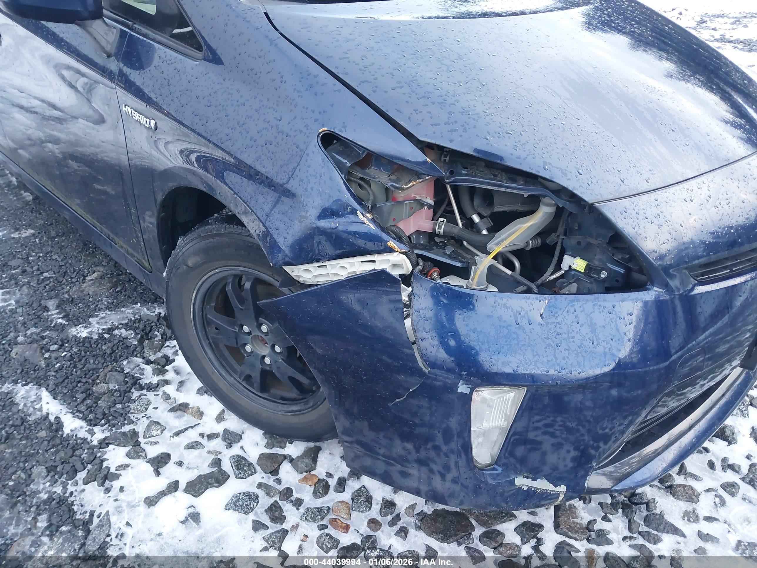 TOYOTA PRIUS image 6