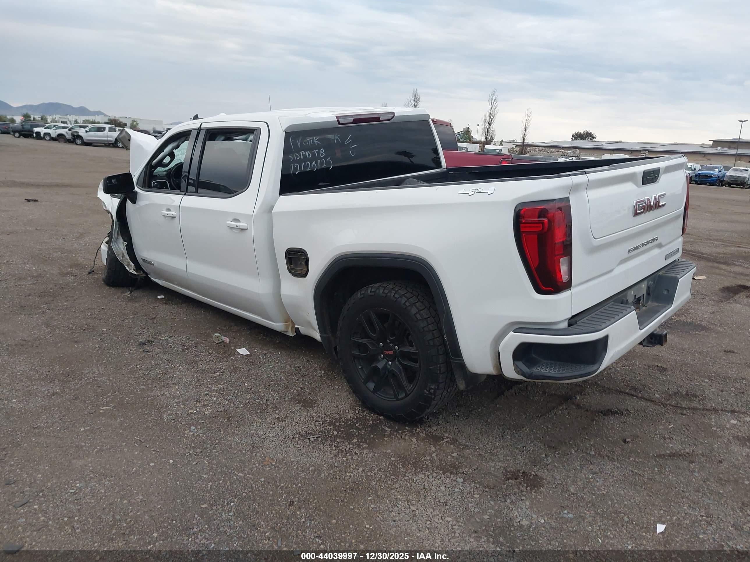 GMC SIERRA image 3