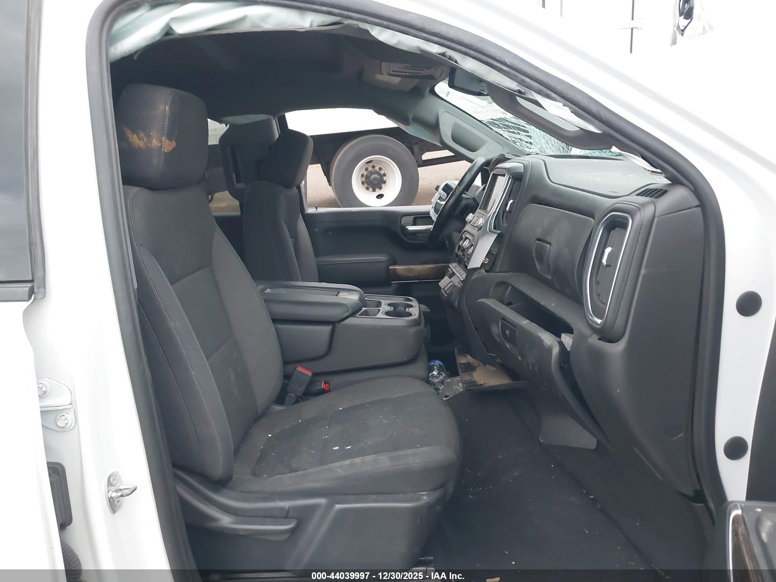 GMC SIERRA image 5