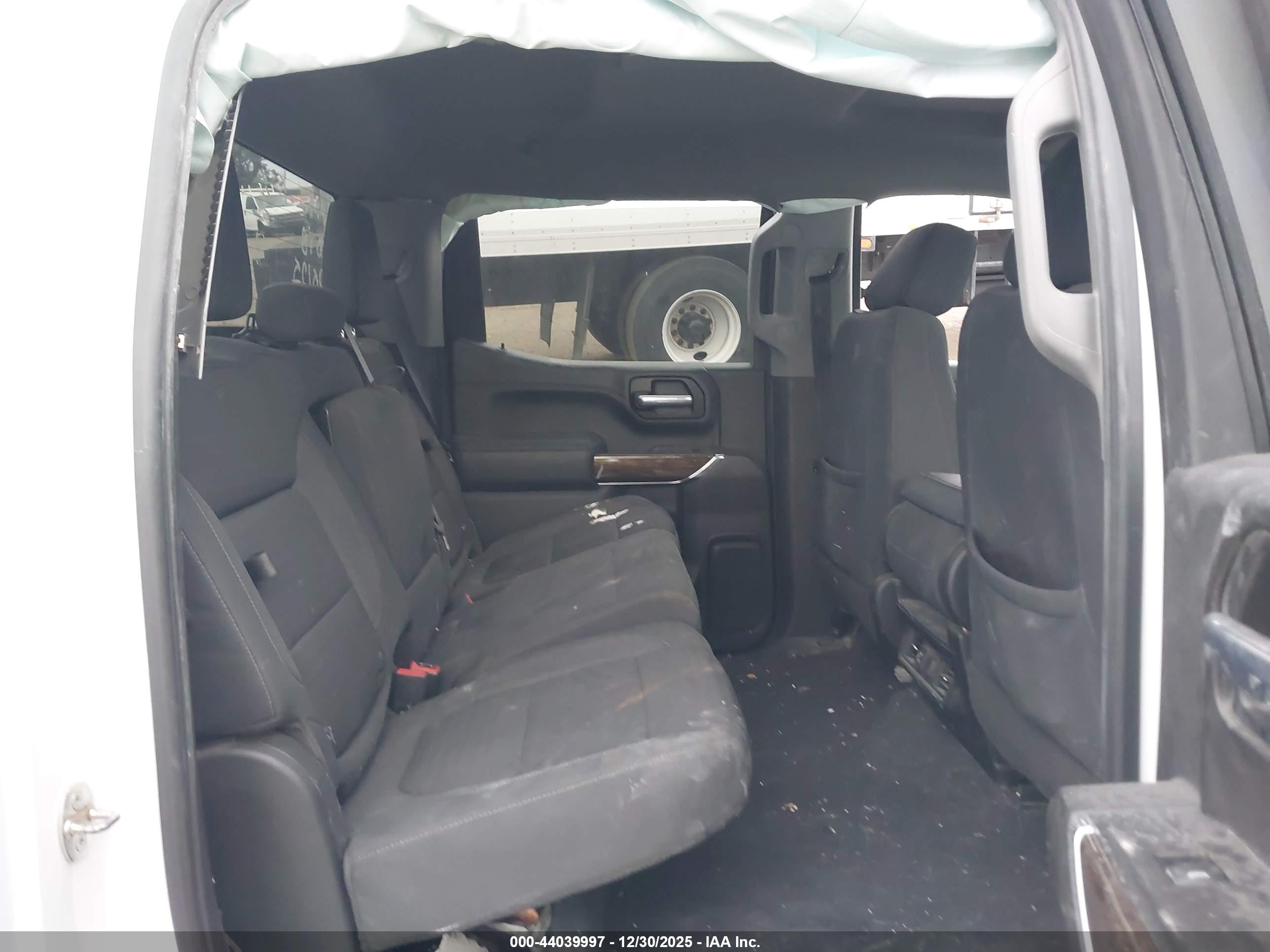 GMC SIERRA image 8
