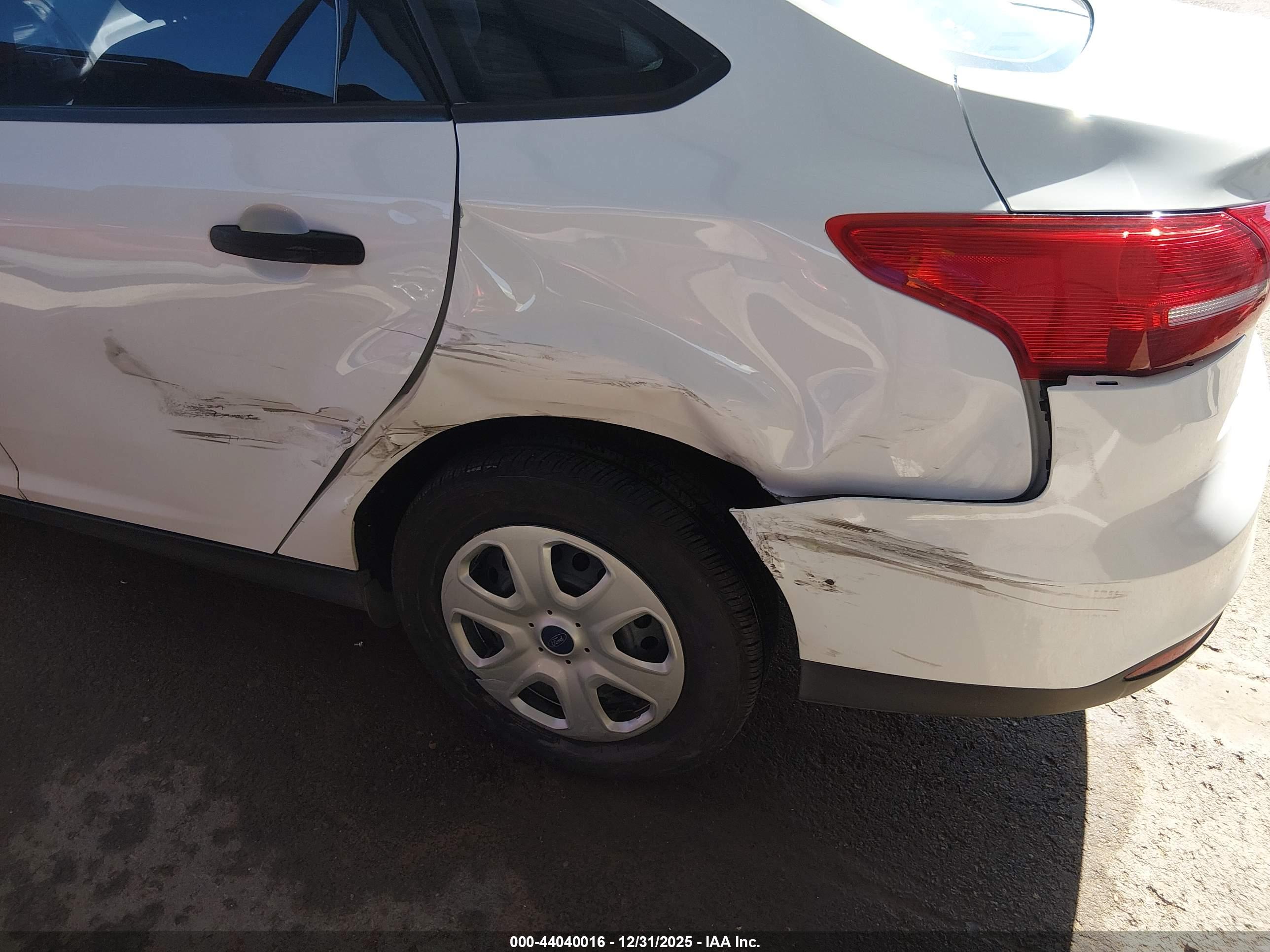 FORD FOCUS image 6
