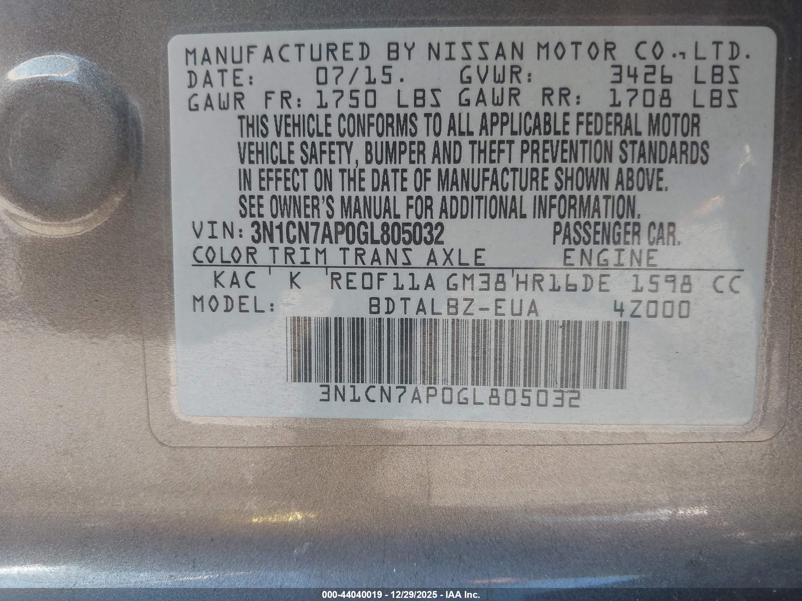 NISSAN VERSA image 9