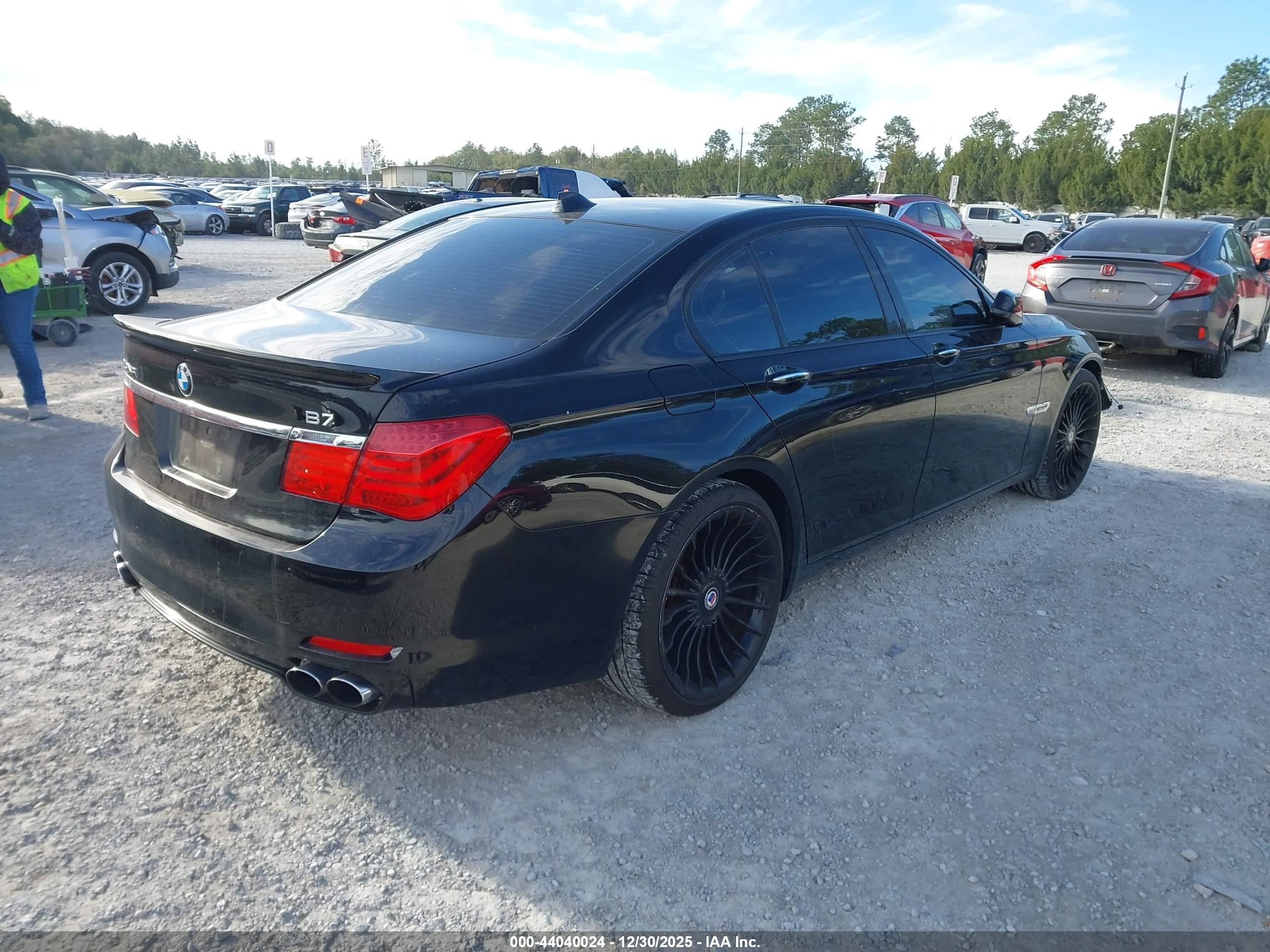 BMW 750I image 4