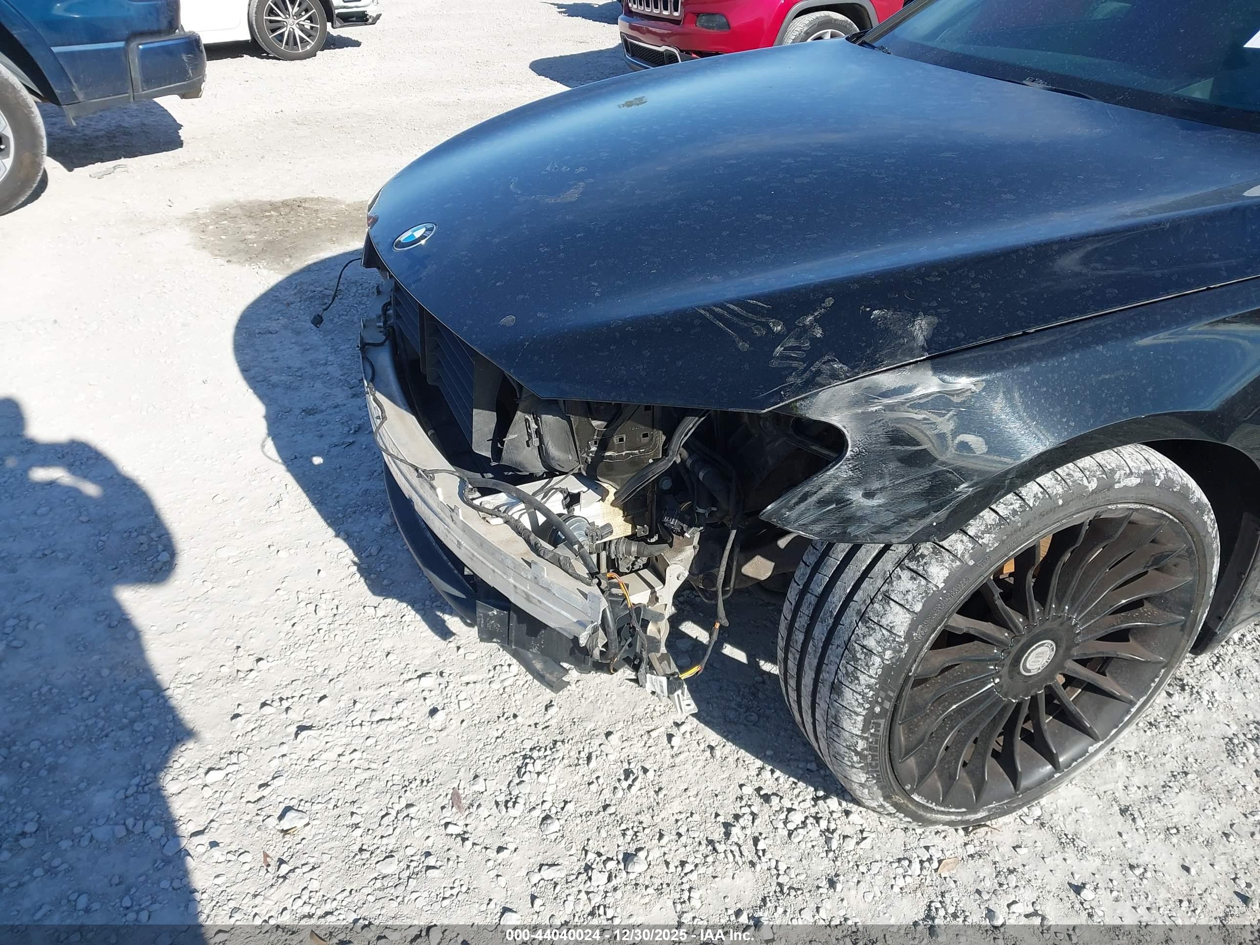 BMW 750I image 6