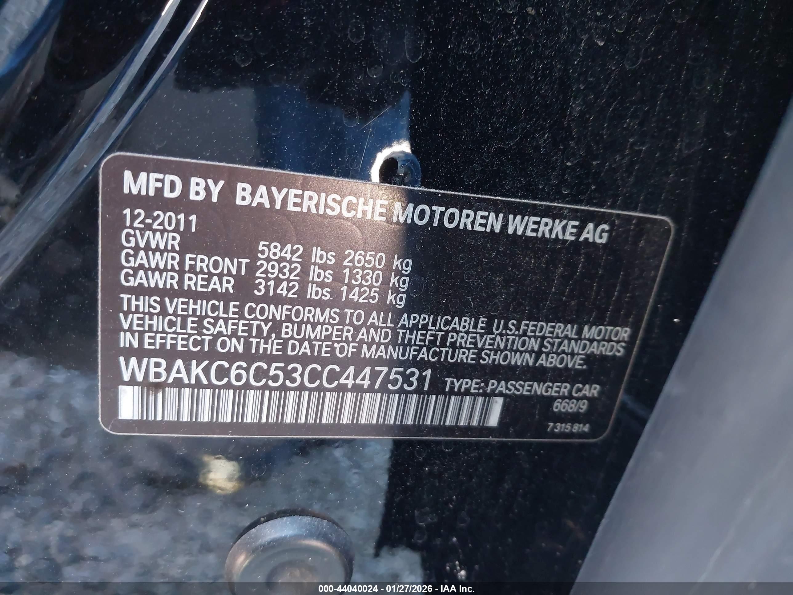 BMW 750I image 9
