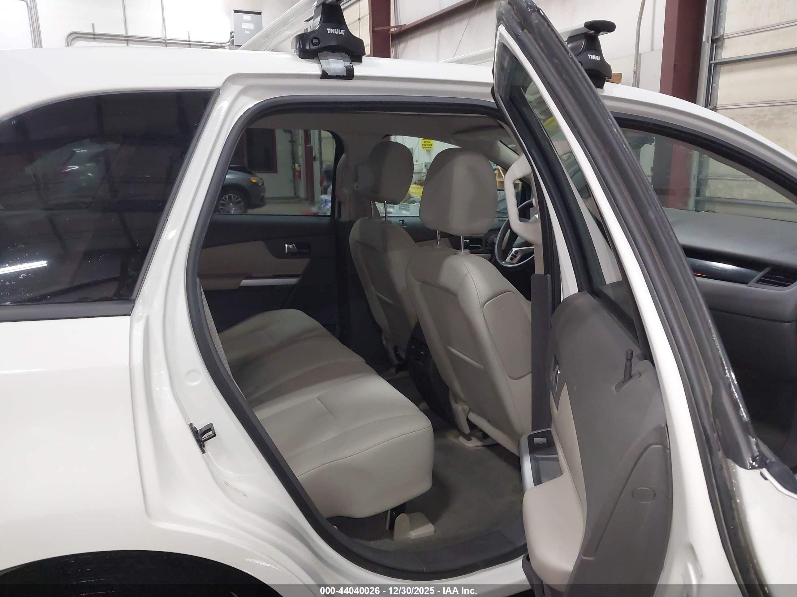 FORD EDGE image 8