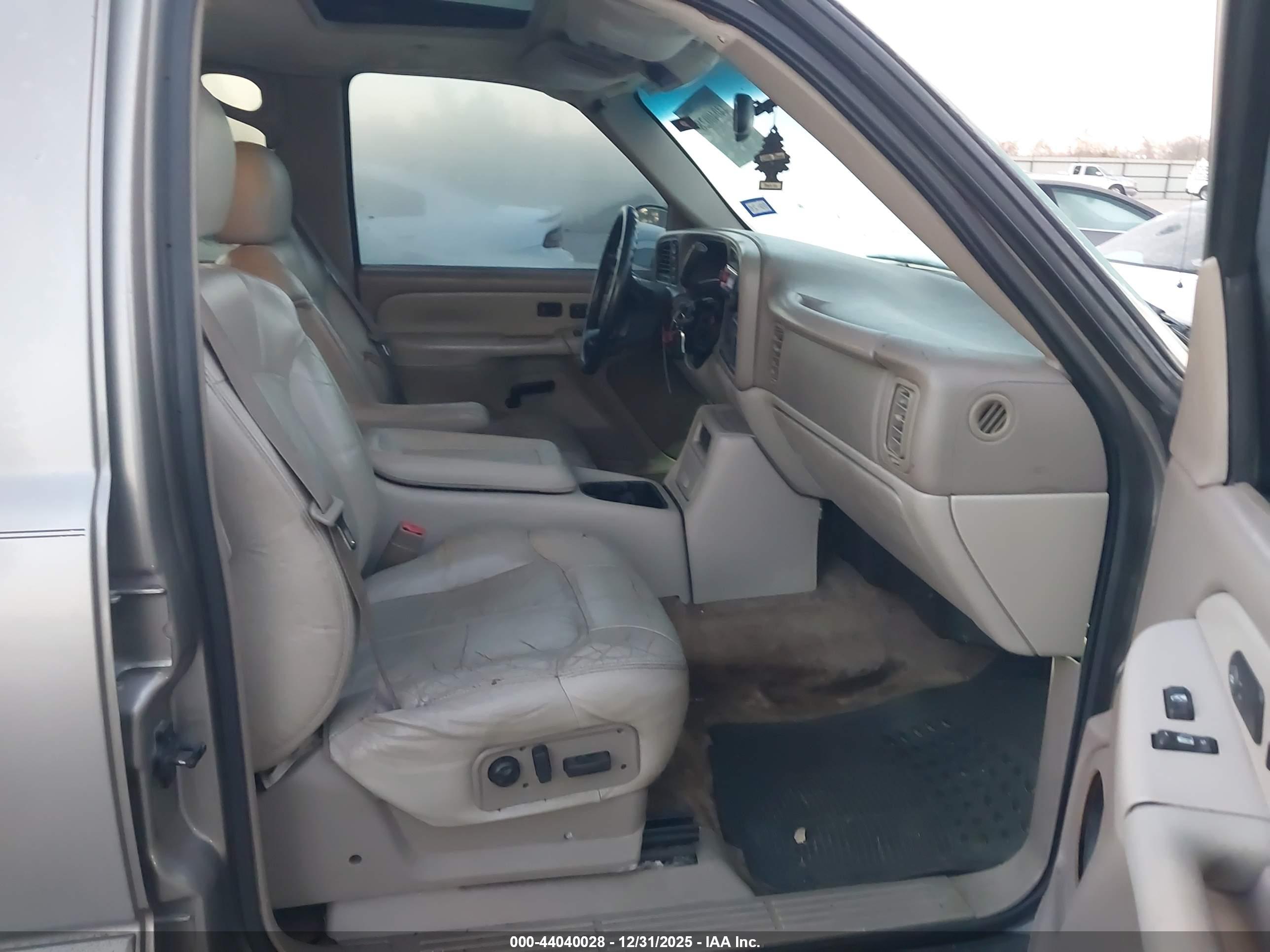 CHEVROLET TAHOE image 5