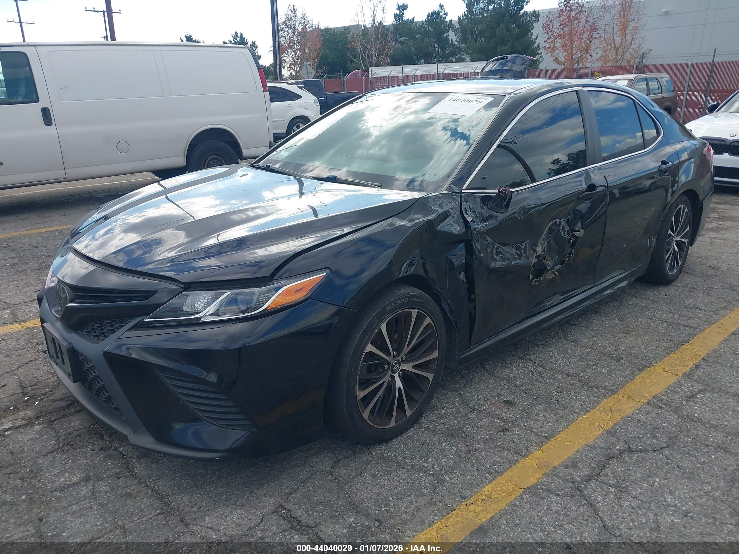 TOYOTA CAMRY image 2