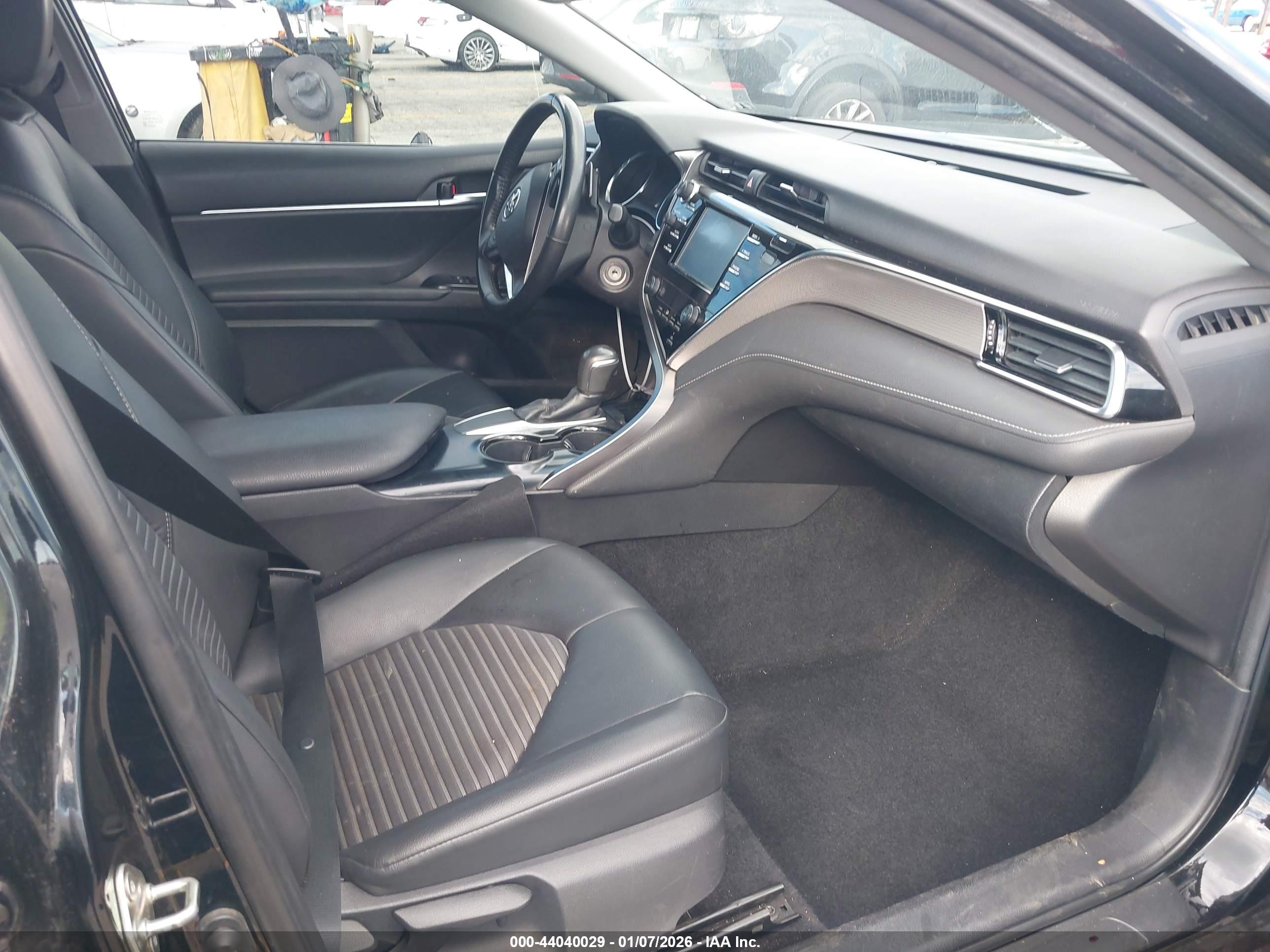 TOYOTA CAMRY image 5