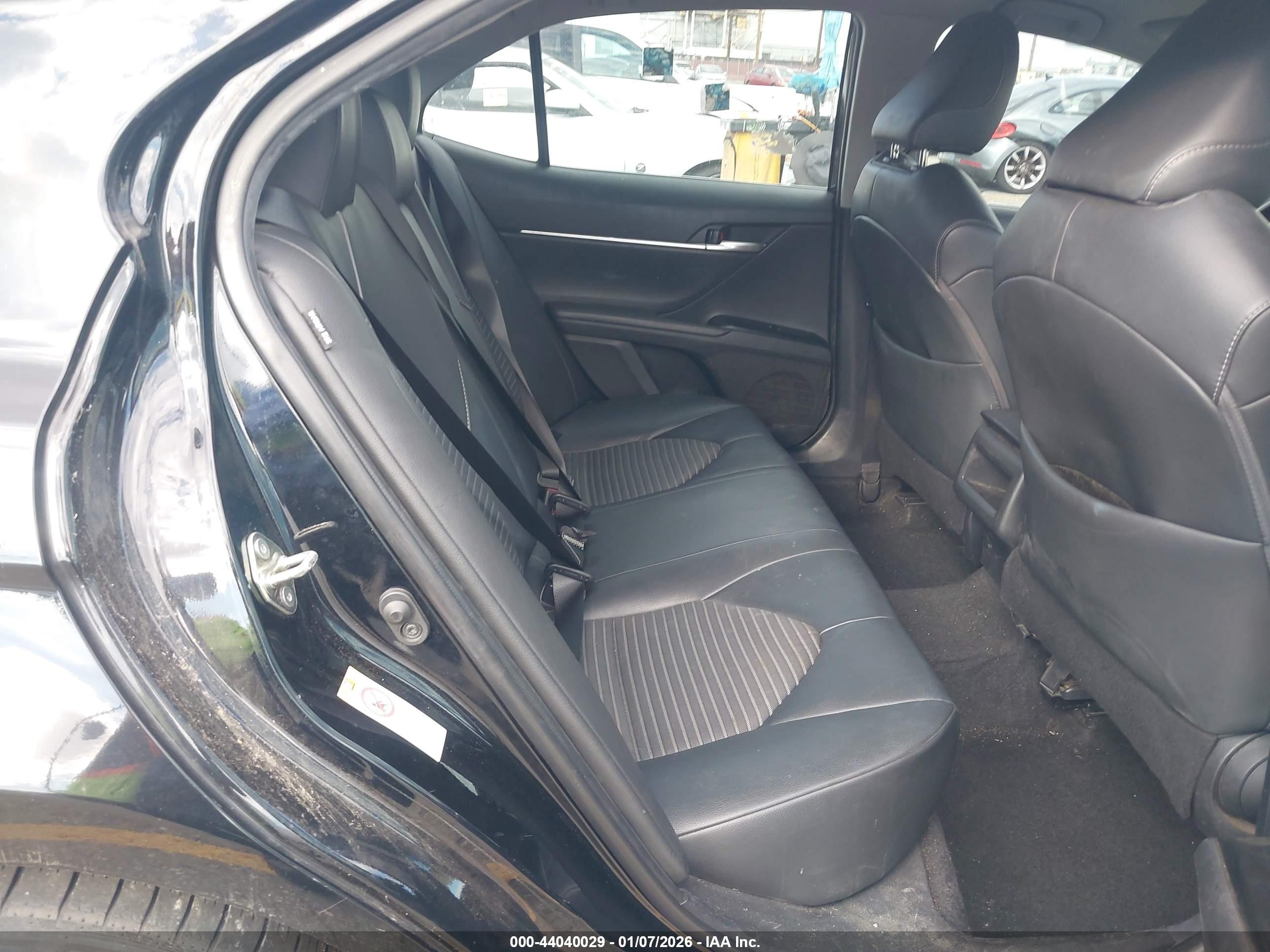 TOYOTA CAMRY image 8
