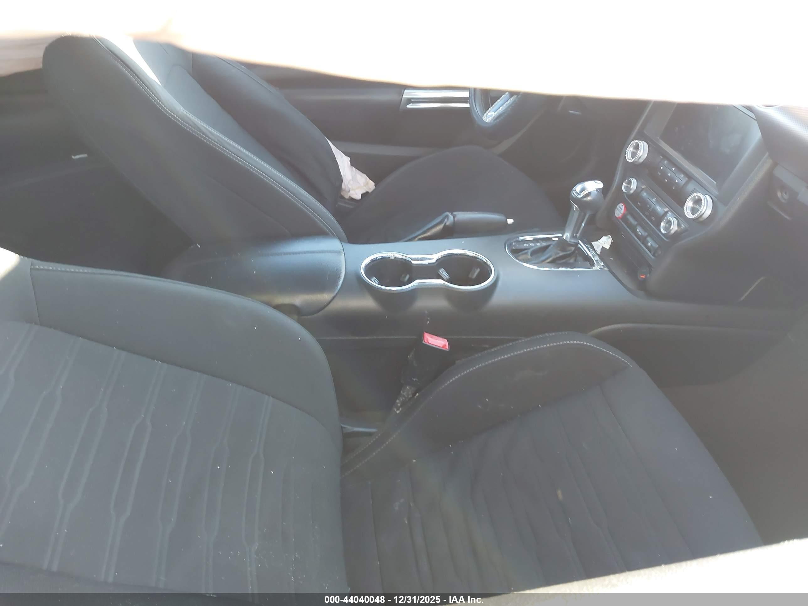 FORD MUSTANG image 5