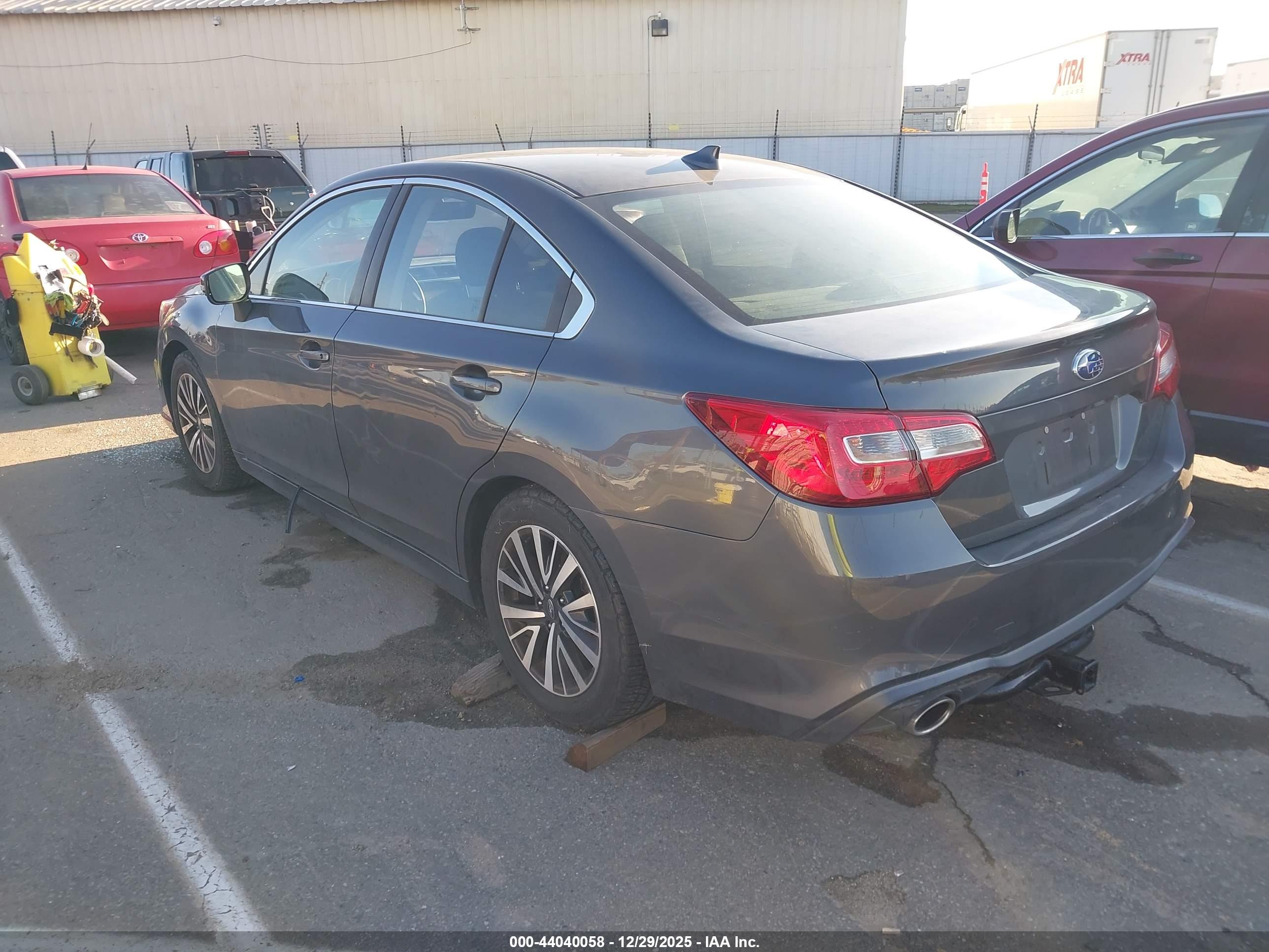 SUBARU LEGACY image 3