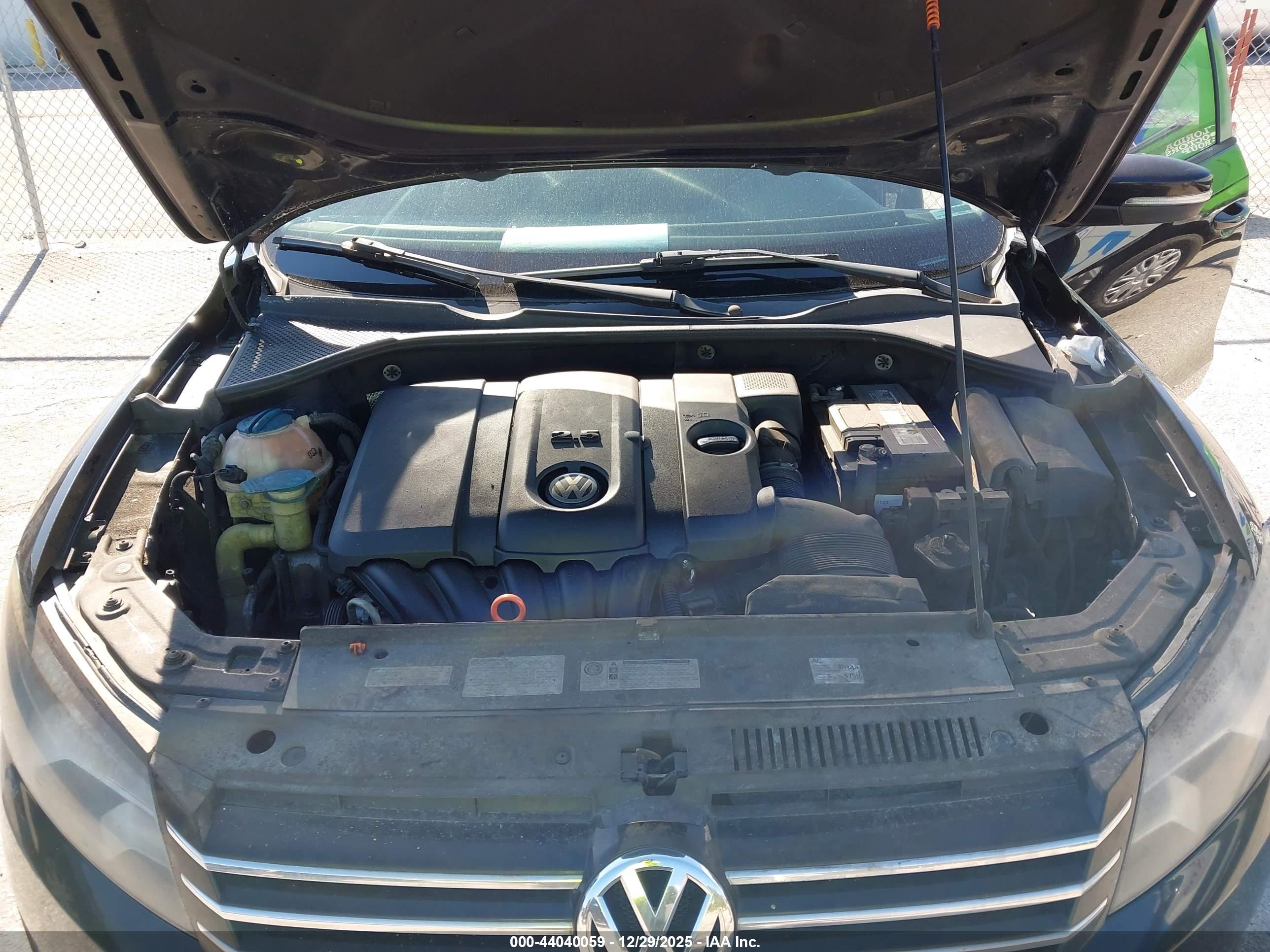 VOLKSWAGEN PASSAT image 10