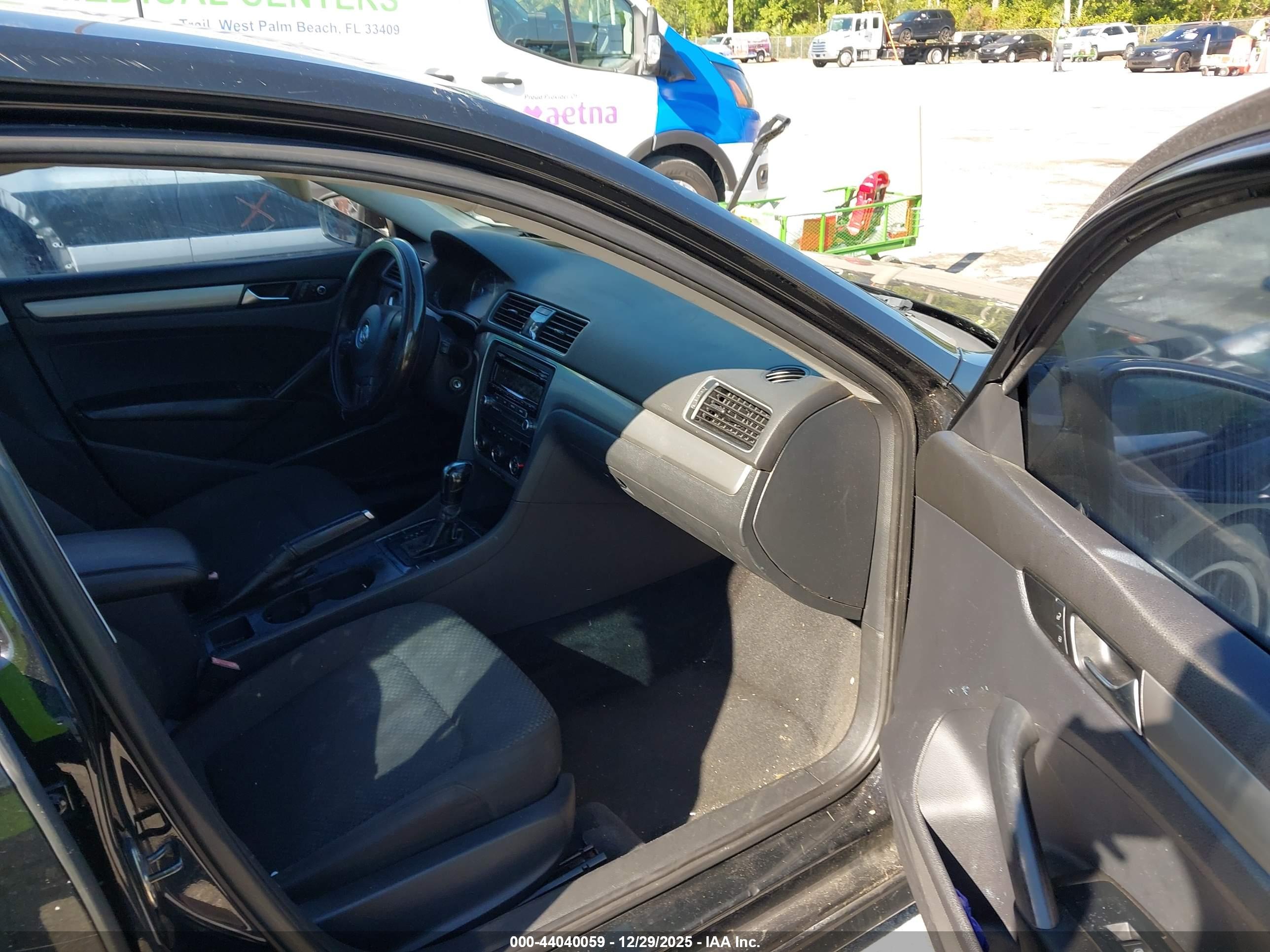 VOLKSWAGEN PASSAT image 5