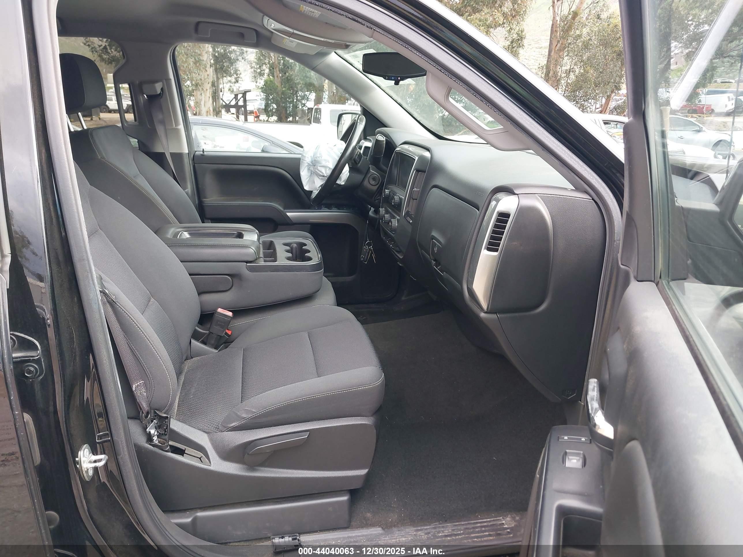 CHEVROLET SILVERADO image 5