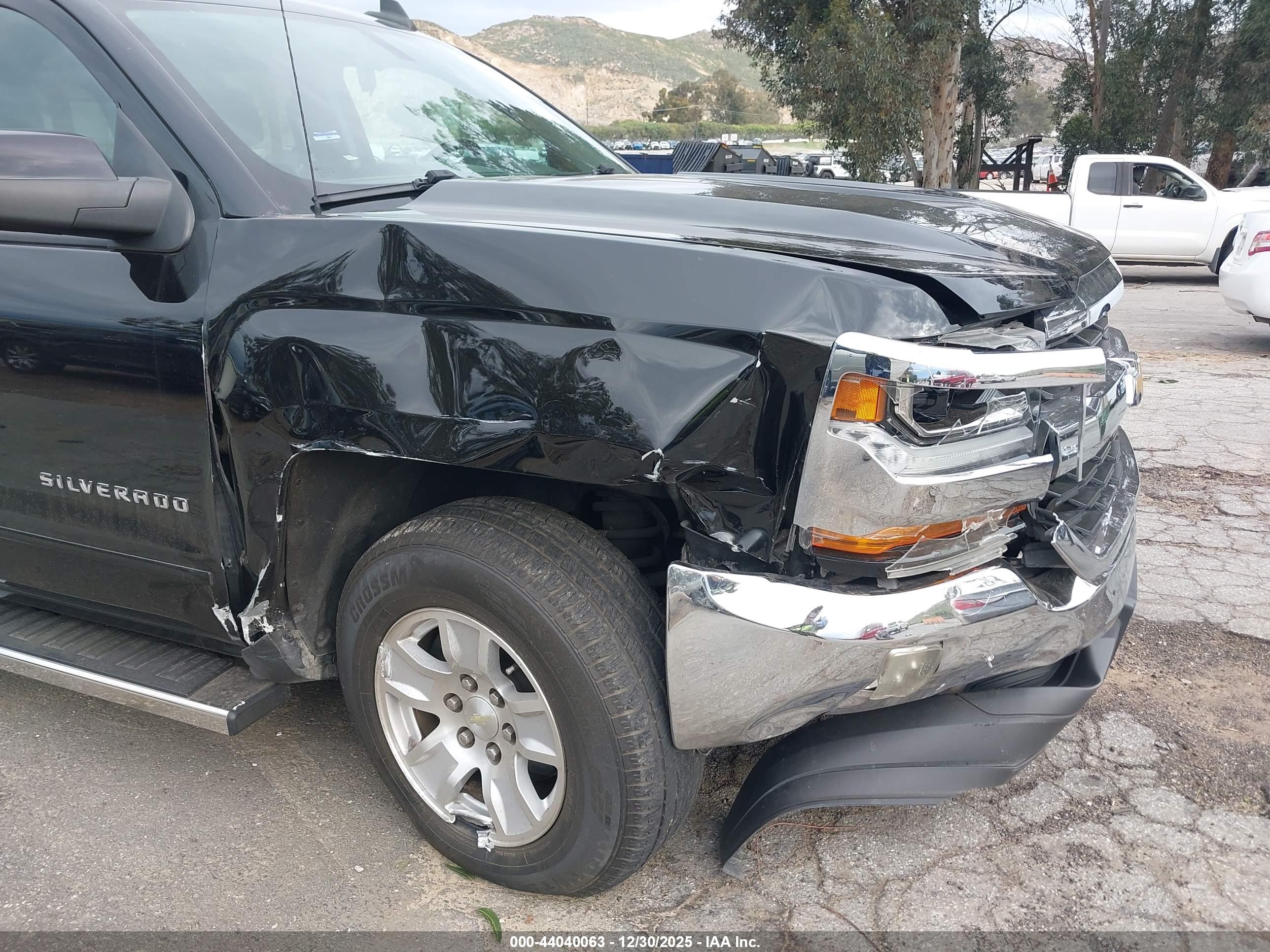 CHEVROLET SILVERADO image 6