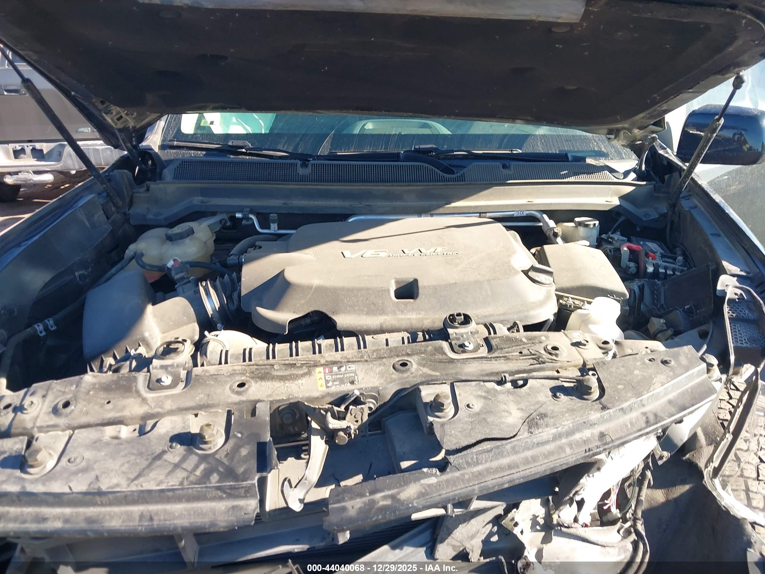 CHEVROLET COLORADO image 10