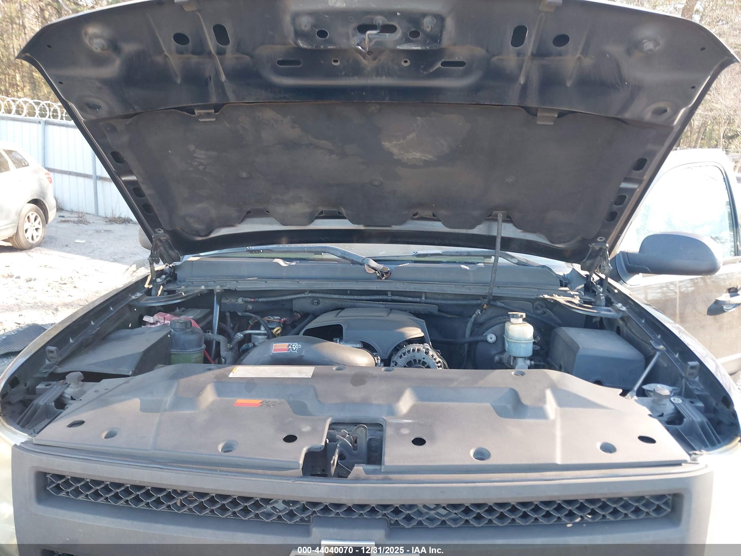CHEVROLET SILVERADO image 10