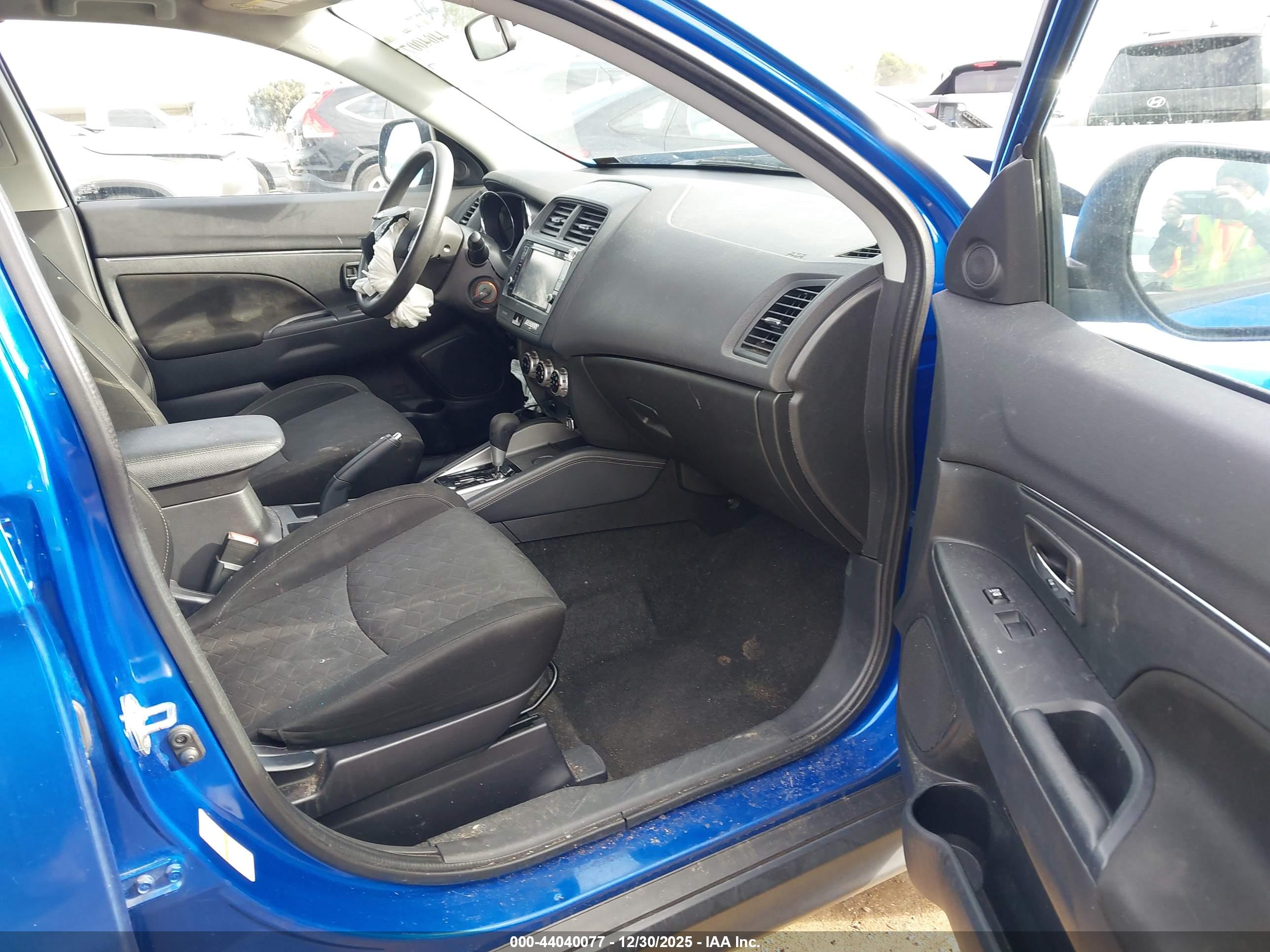 MITSUBISHI OUTLANDER image 5