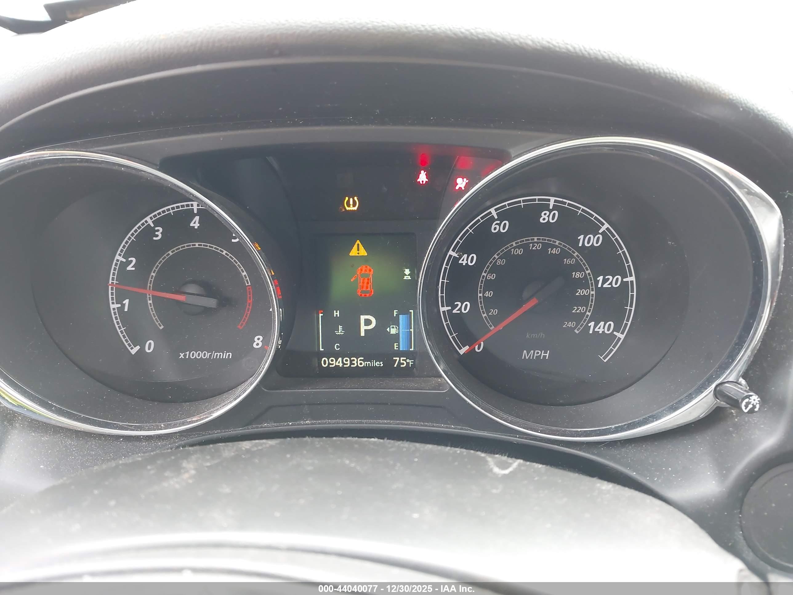 MITSUBISHI OUTLANDER image 7