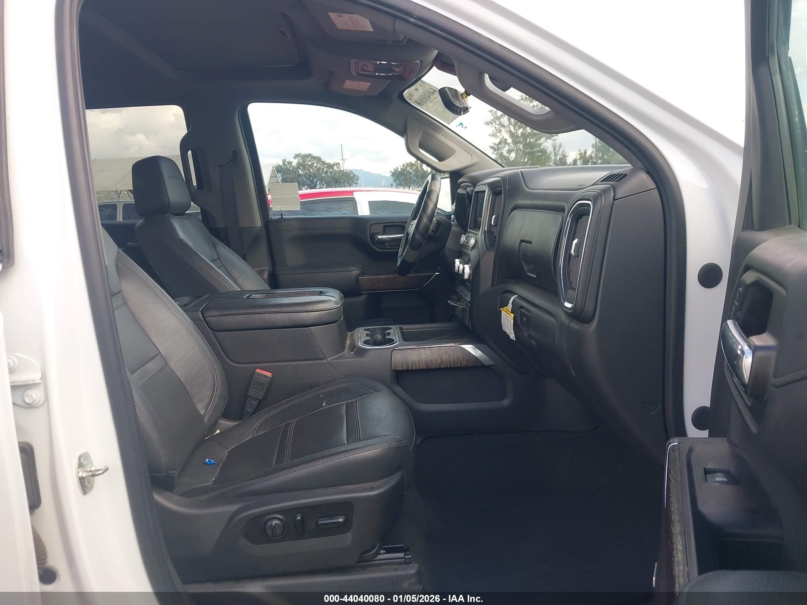 GMC SIERRA image 5