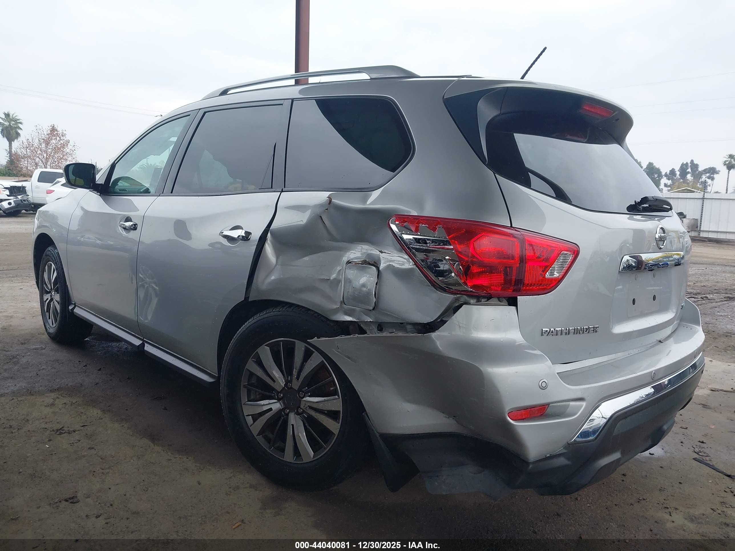 NISSAN PATHFINDER image 3