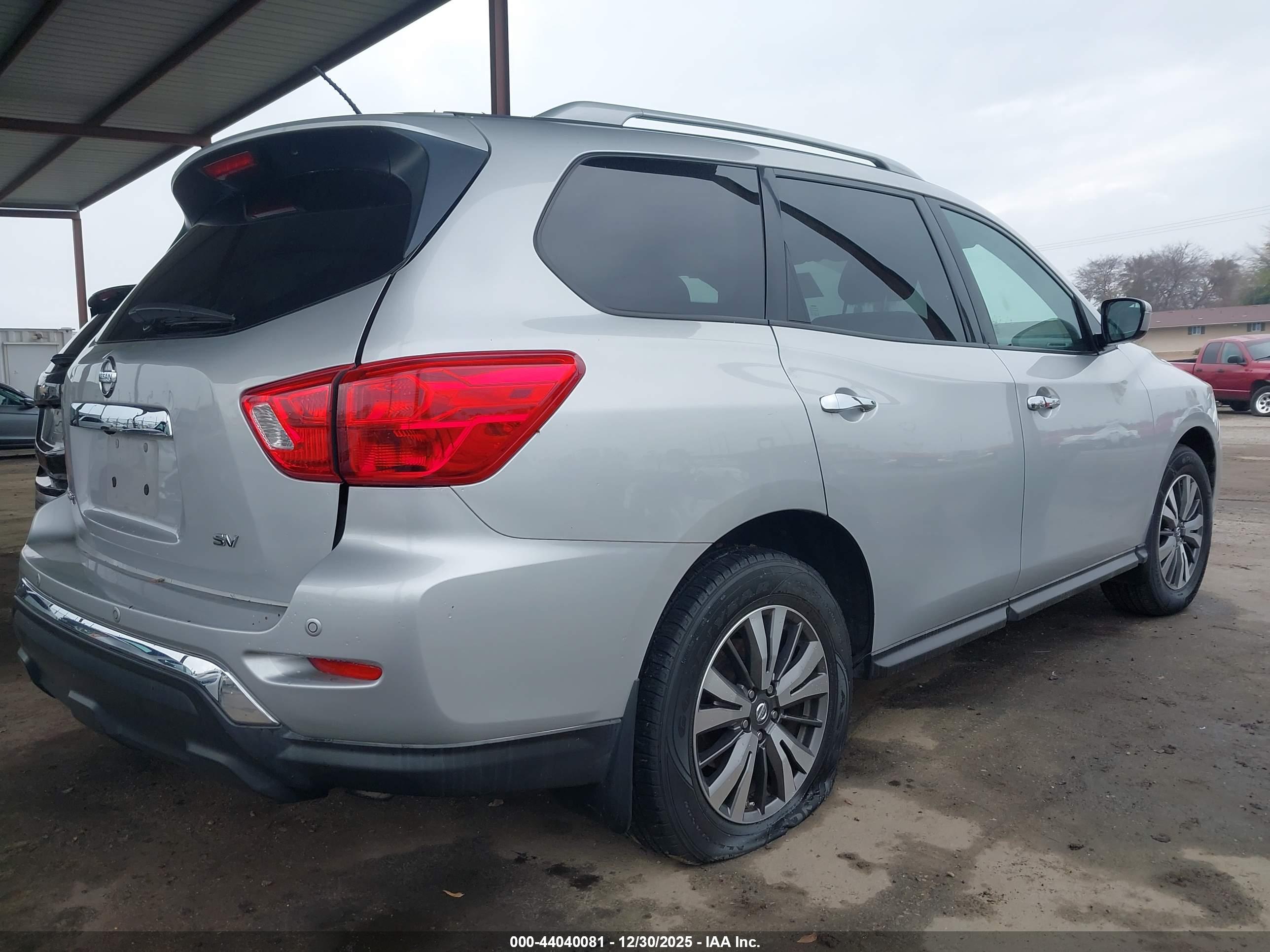 NISSAN PATHFINDER image 4