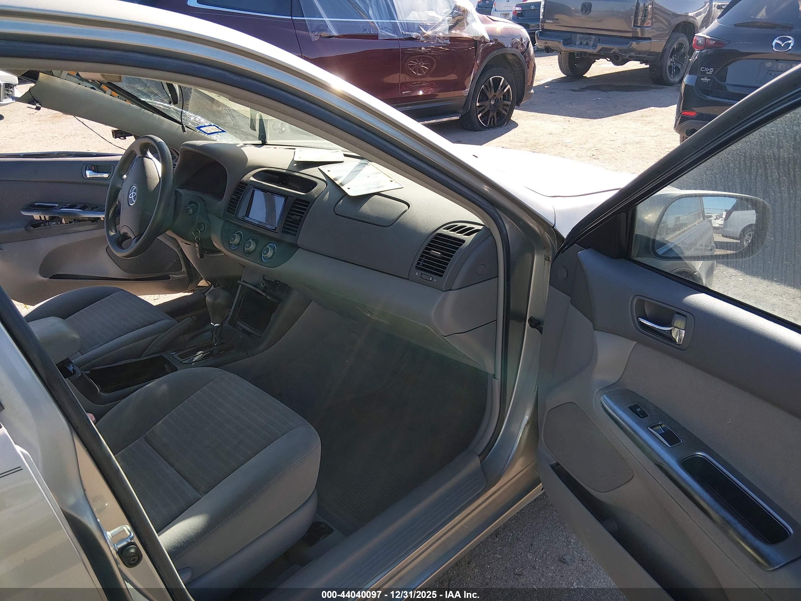 TOYOTA CAMRY image 5