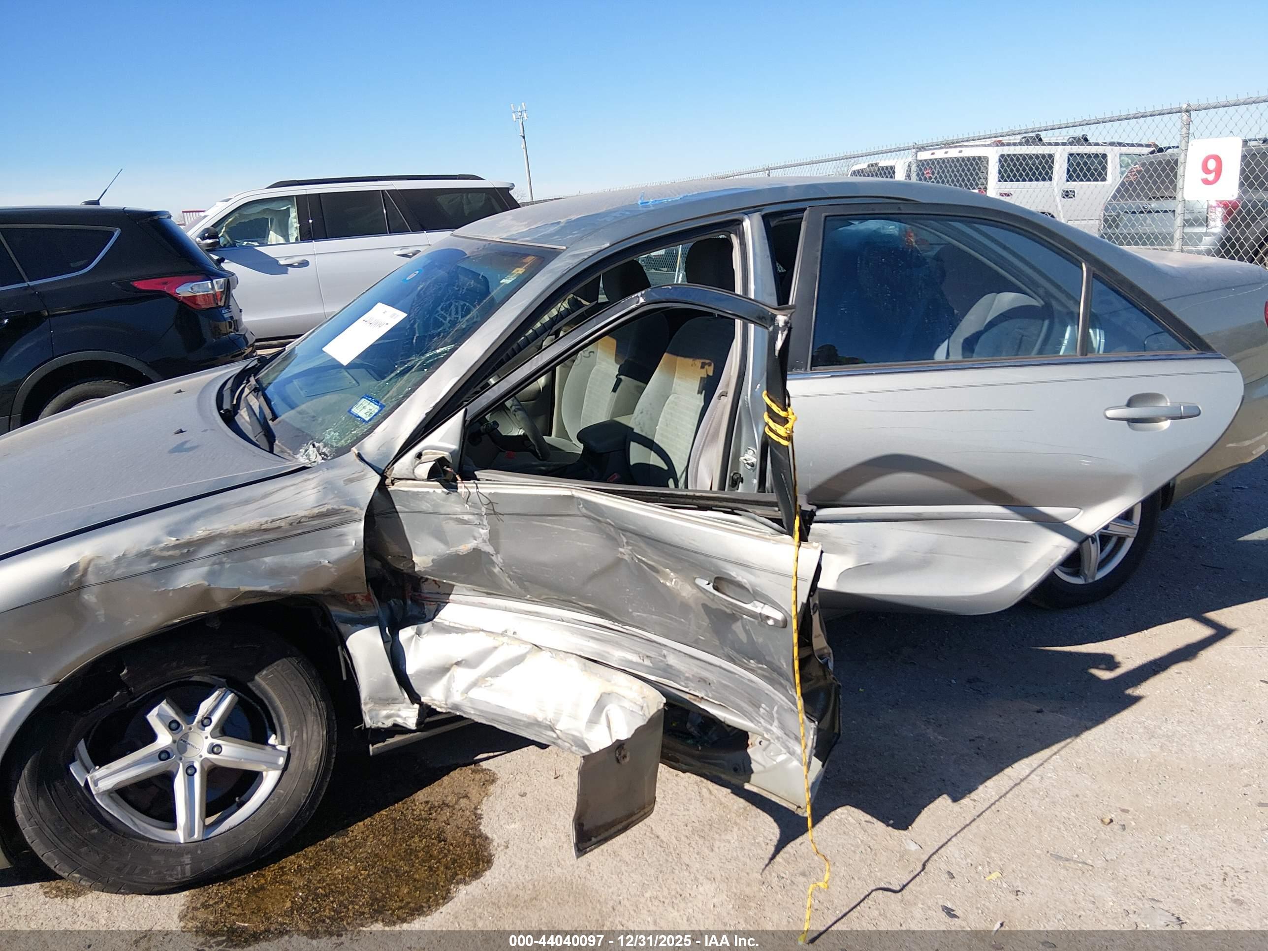 TOYOTA CAMRY image 6