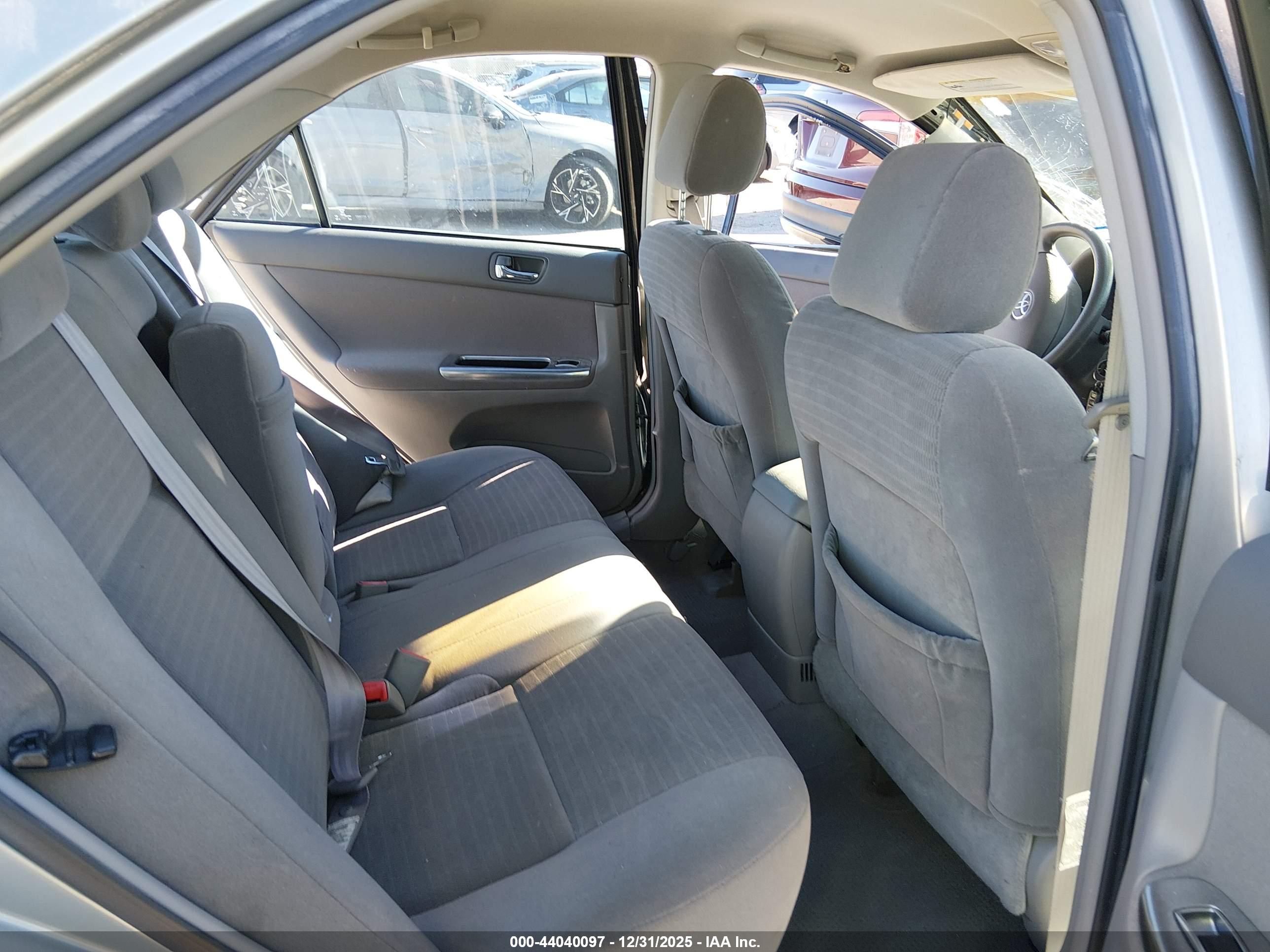 TOYOTA CAMRY image 8