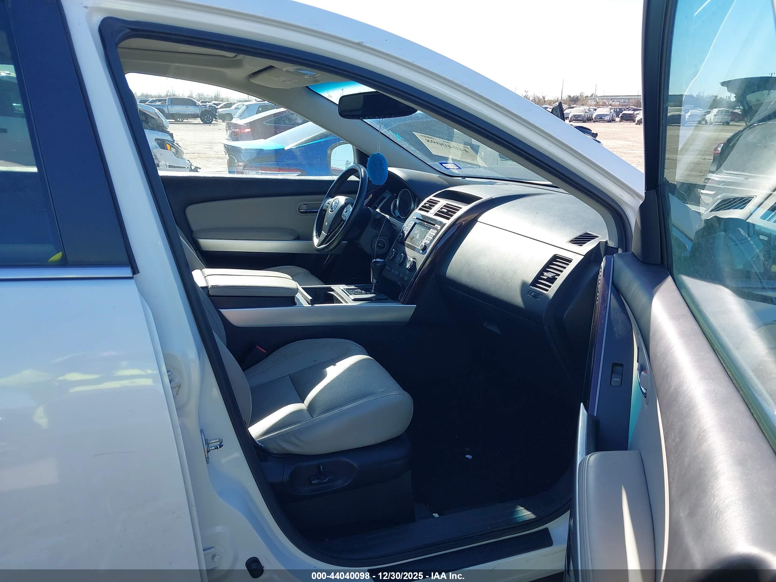 MAZDA CX-9 image 5