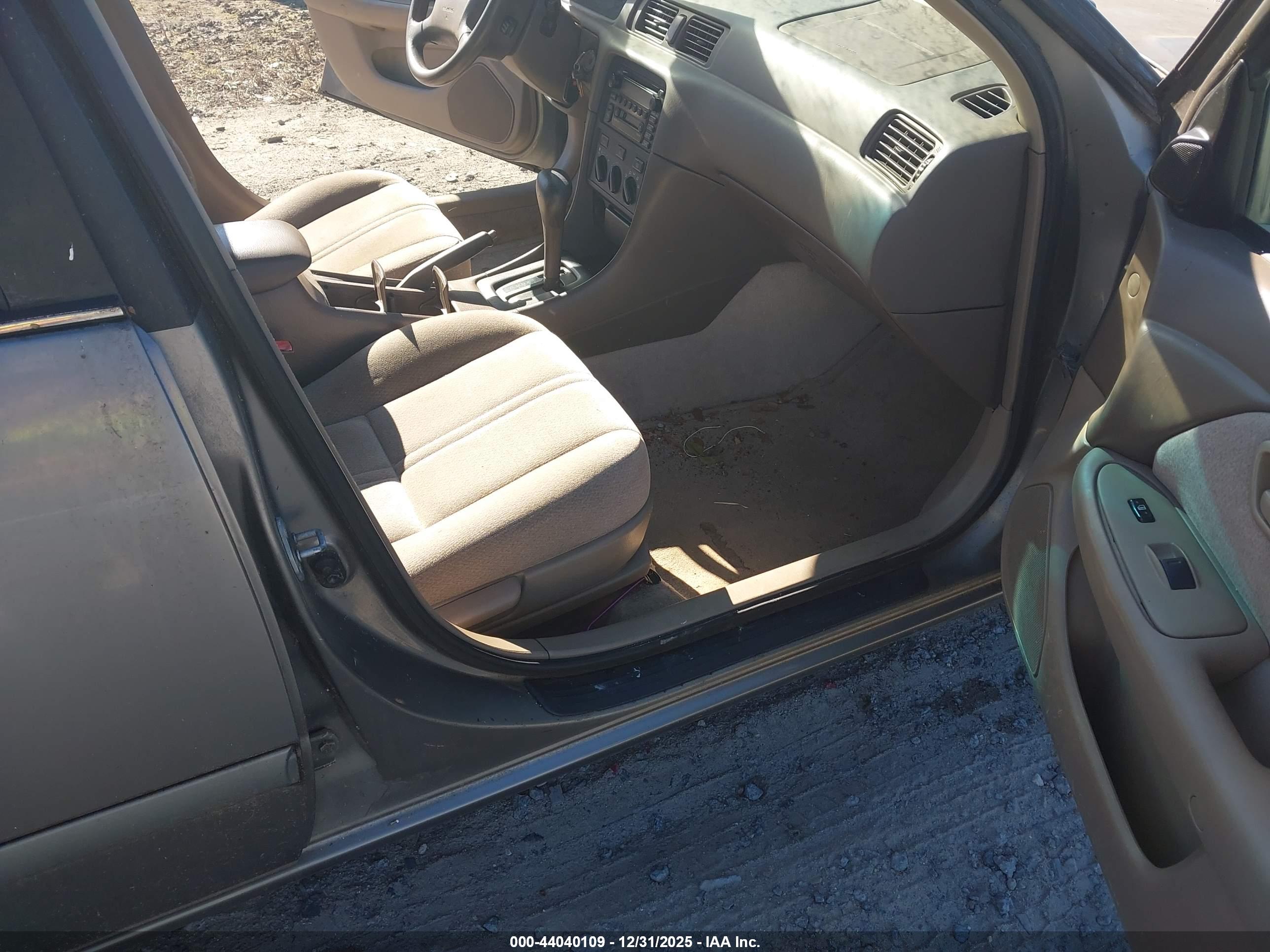 TOYOTA CAMRY image 5
