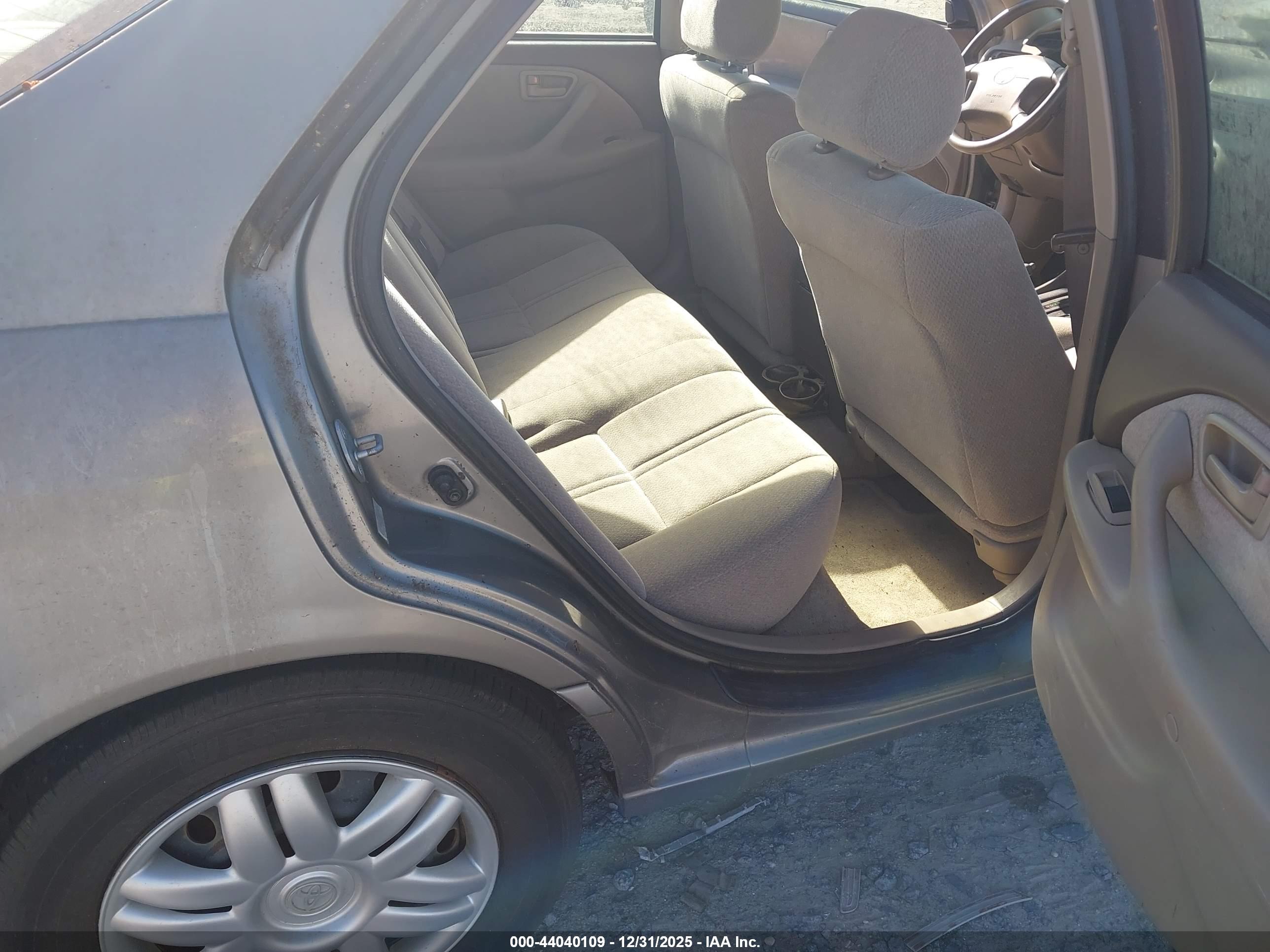 TOYOTA CAMRY image 8
