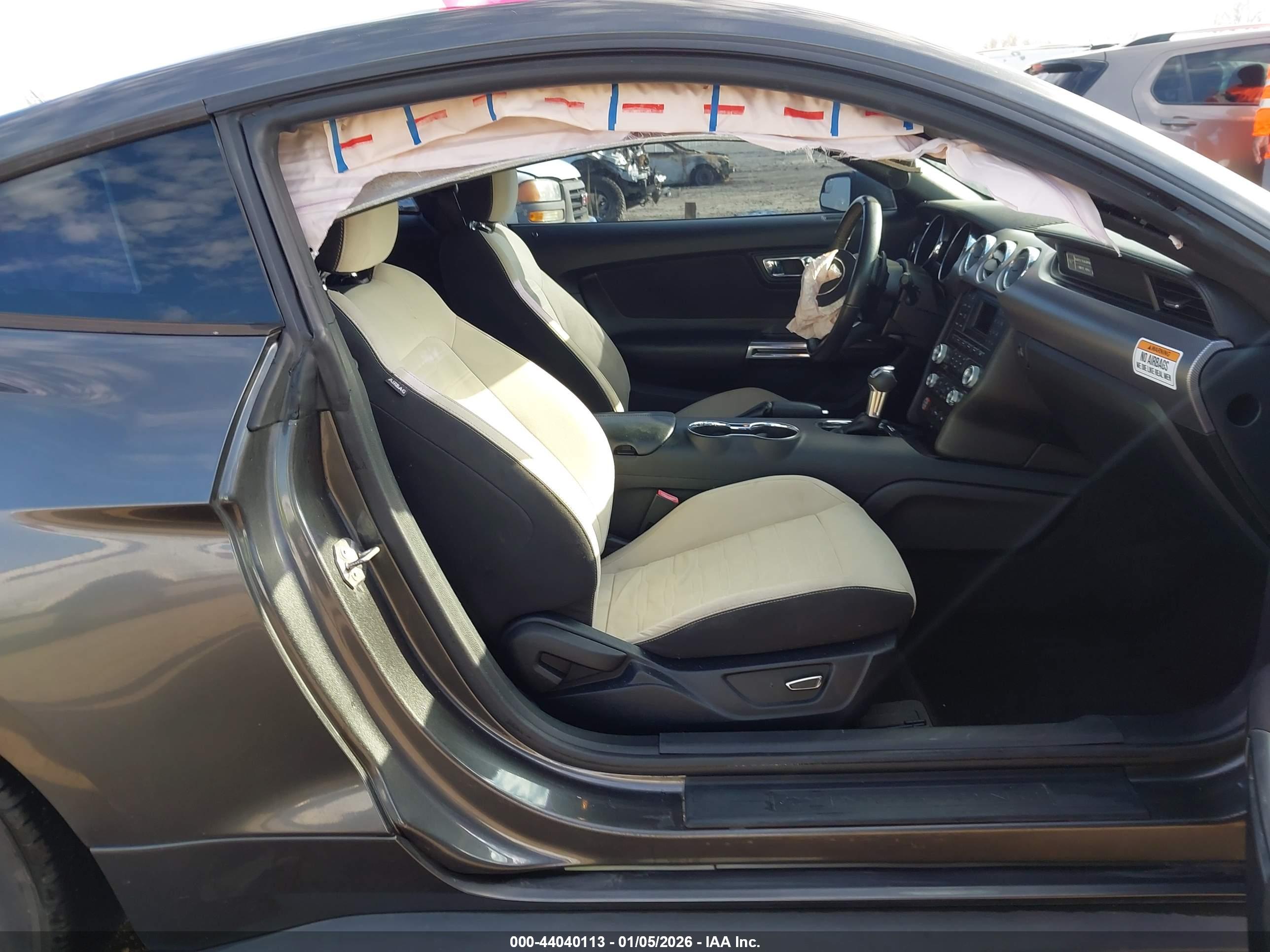 FORD MUSTANG image 5